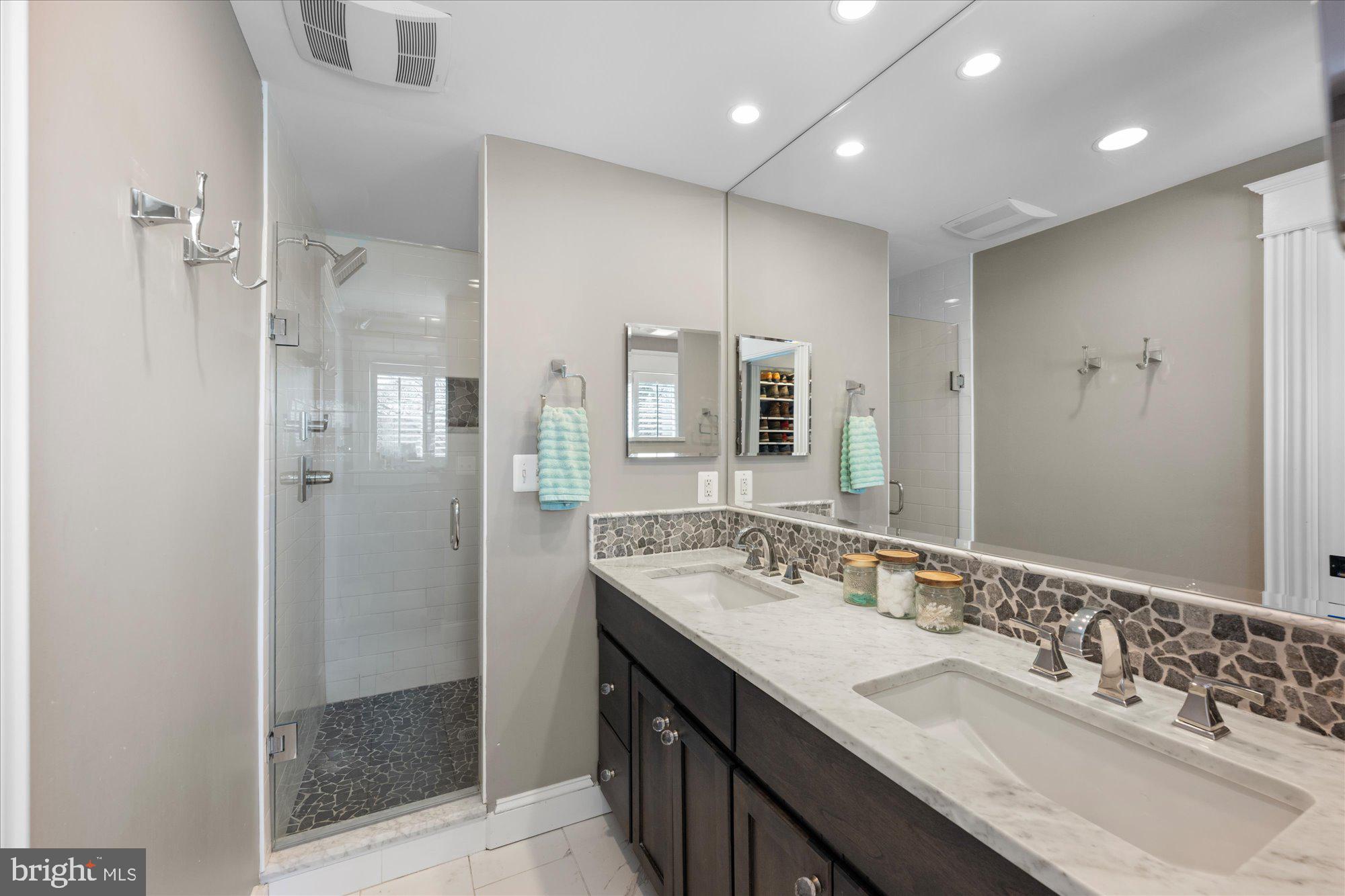 NORTH ARLINGTON - Residential