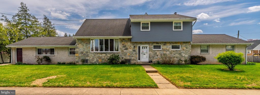 Photo of 270 Elizabeth Street, LANDISVILLE, PA 17538 (MLS # PALA2086158)