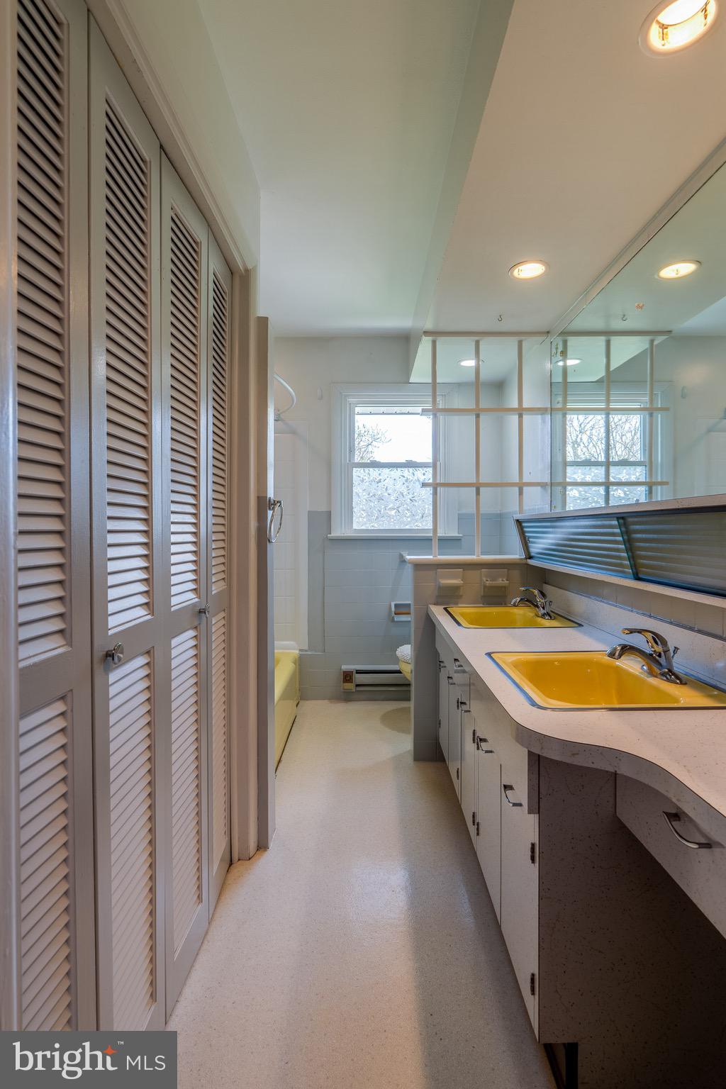 LANDISVILLE - Residential