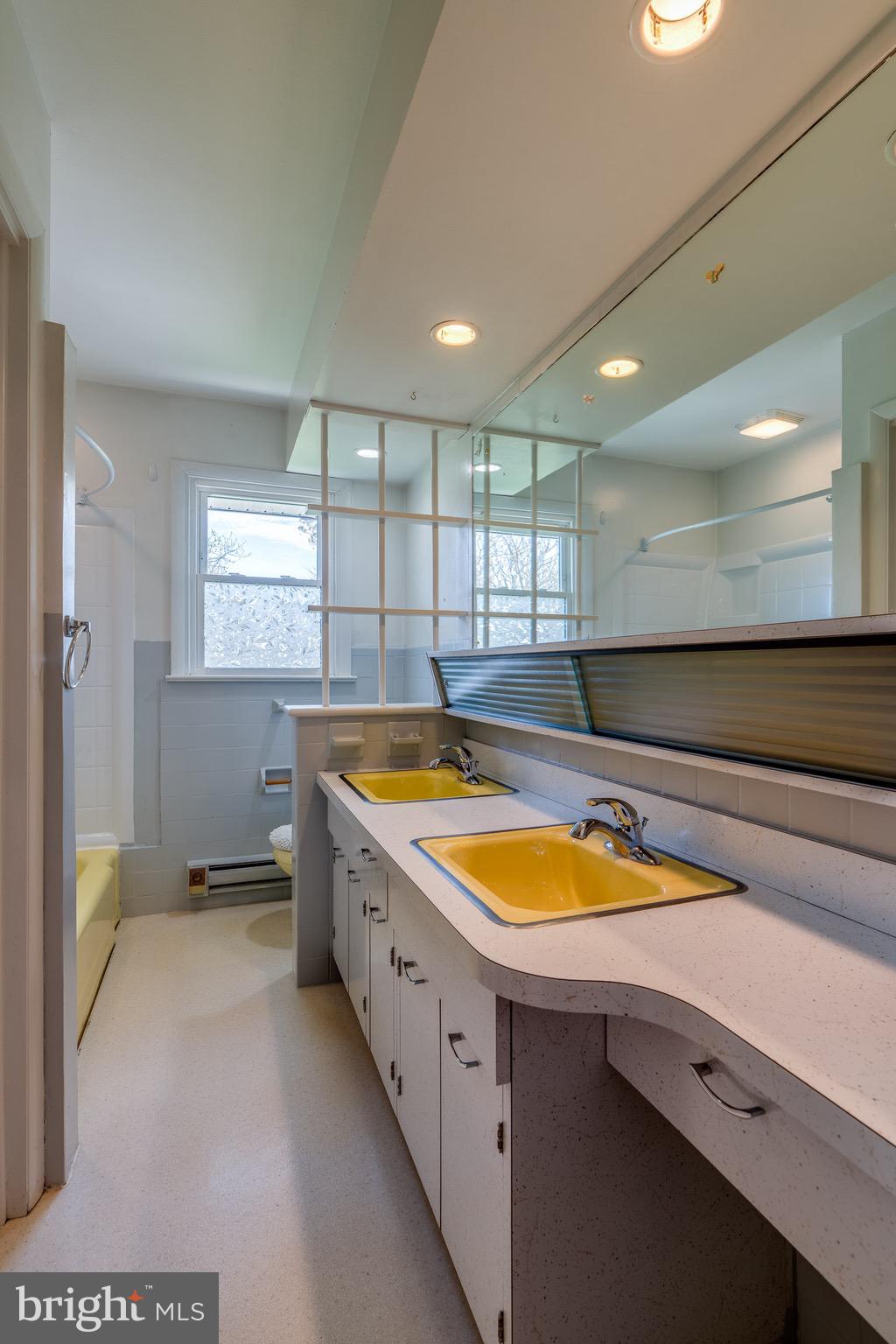 LANDISVILLE - Residential