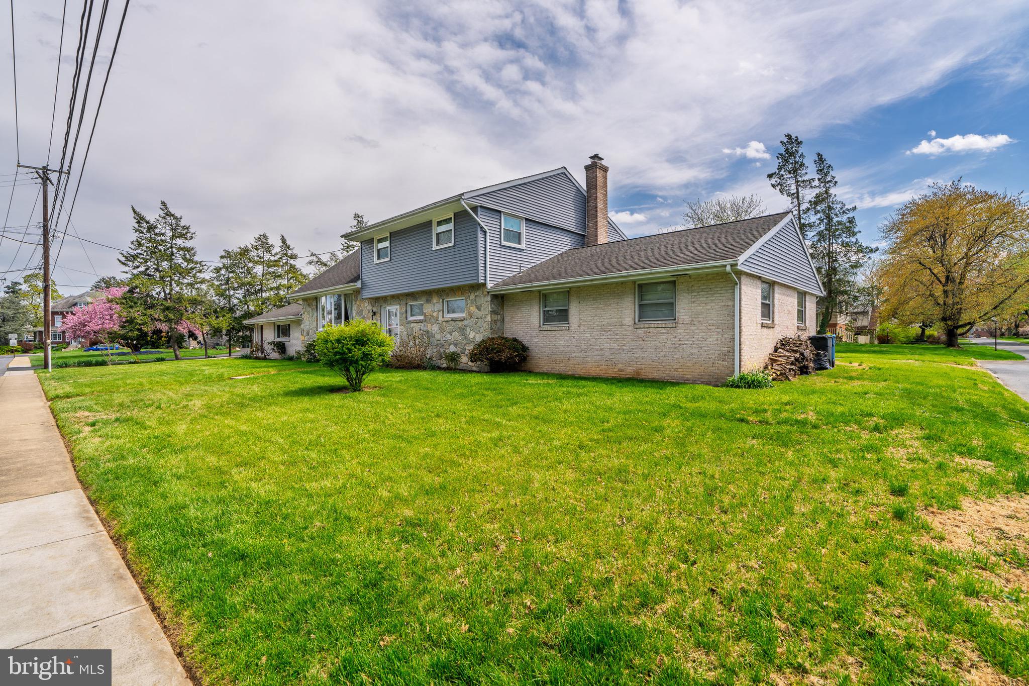 270 ELIZABETH STREET