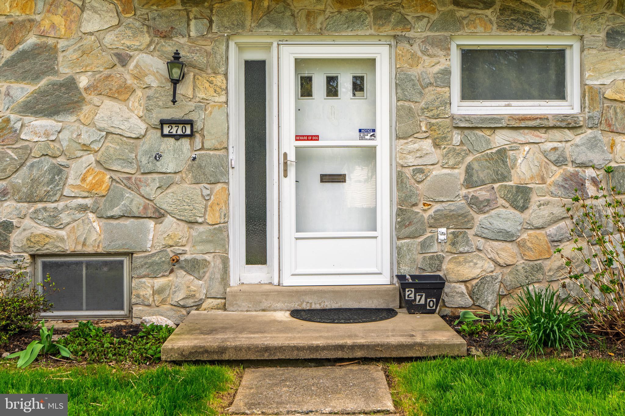 270 ELIZABETH STREET