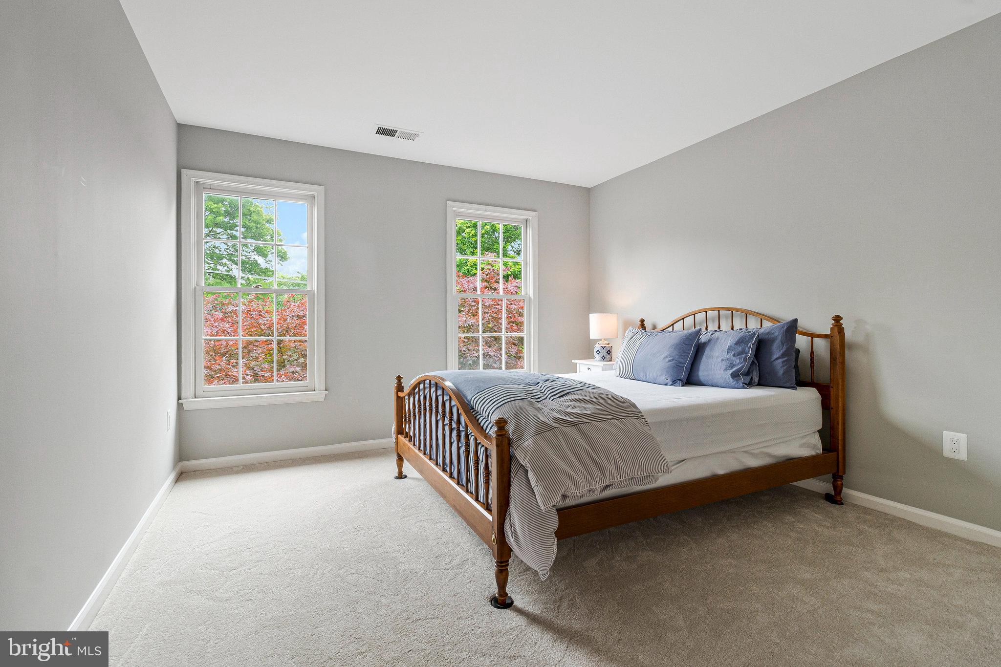 FALCONHURST - Residential