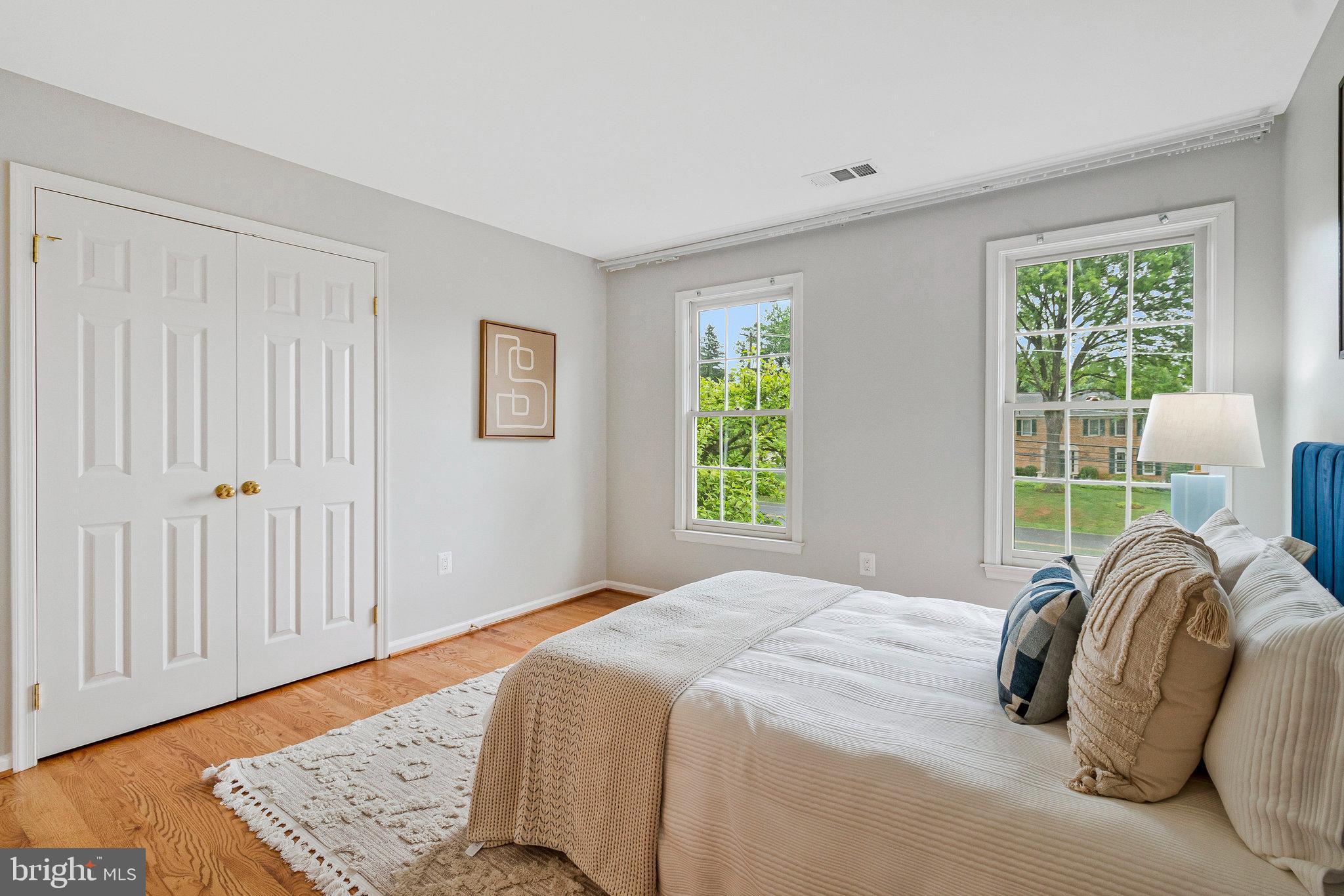 FALCONHURST - Residential