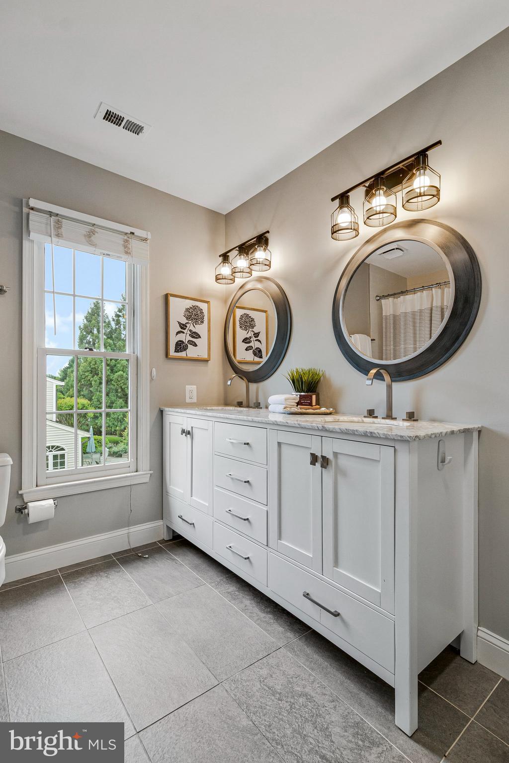 FALCONHURST - Residential