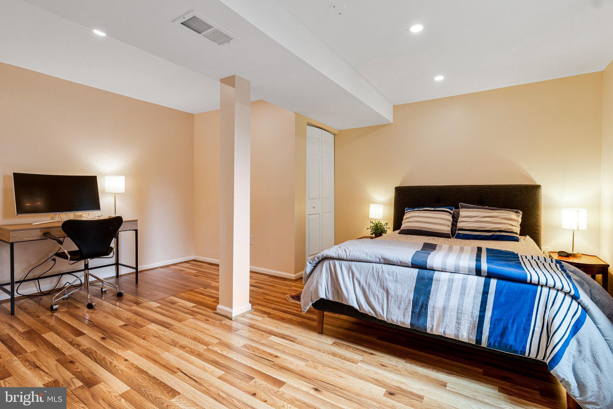 FALCONHURST - Residential