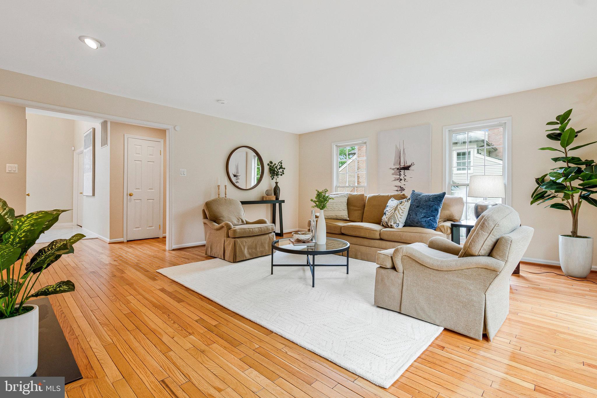 FALCONHURST - Residential