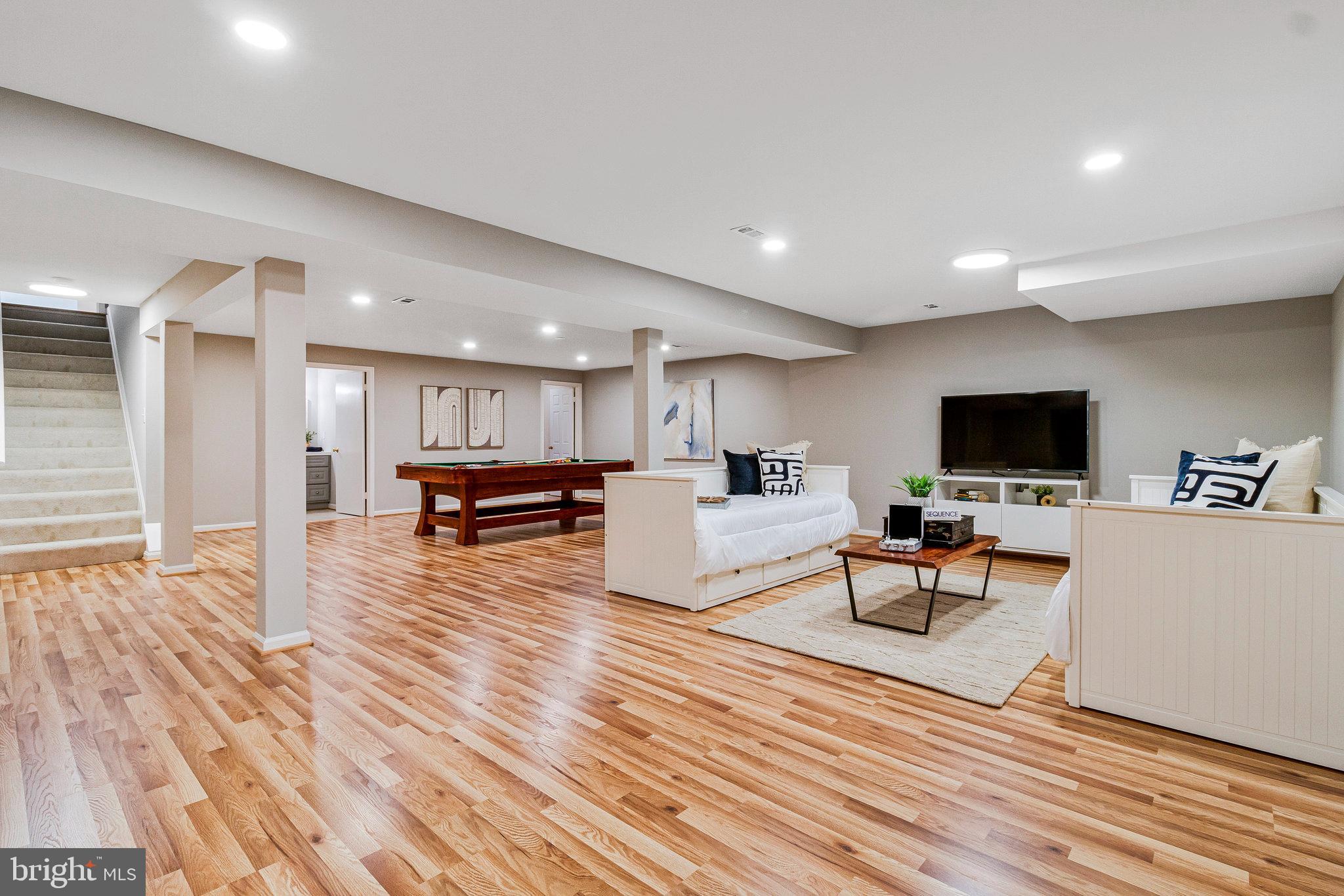 FALCONHURST - Residential