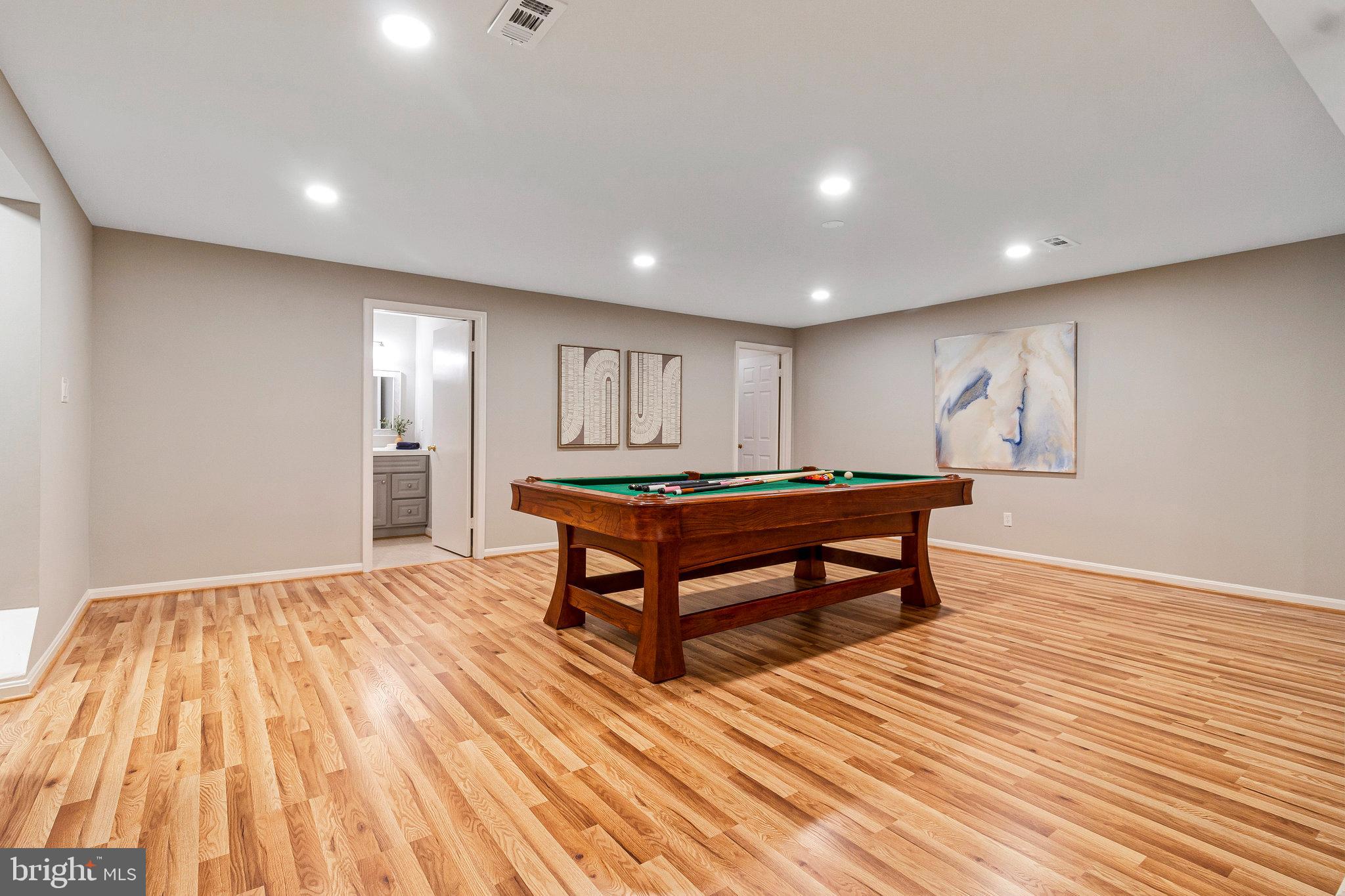 FALCONHURST - Residential