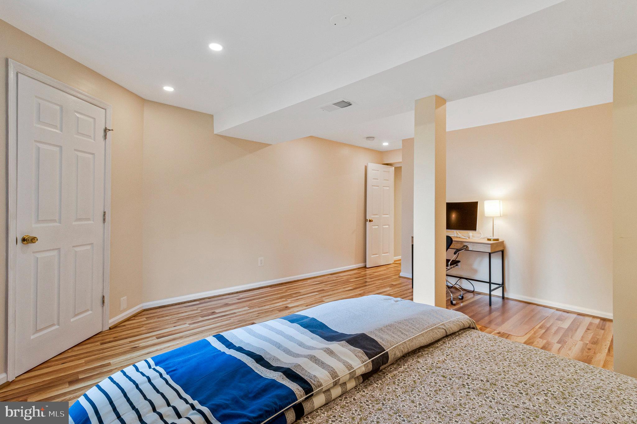 FALCONHURST - Residential