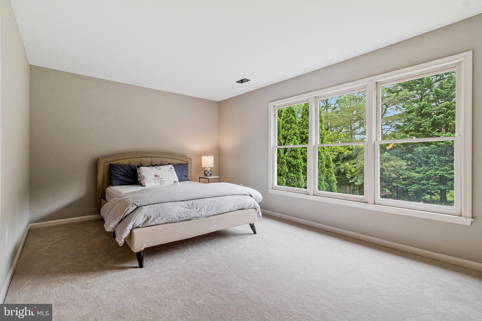 FALCONHURST - Residential