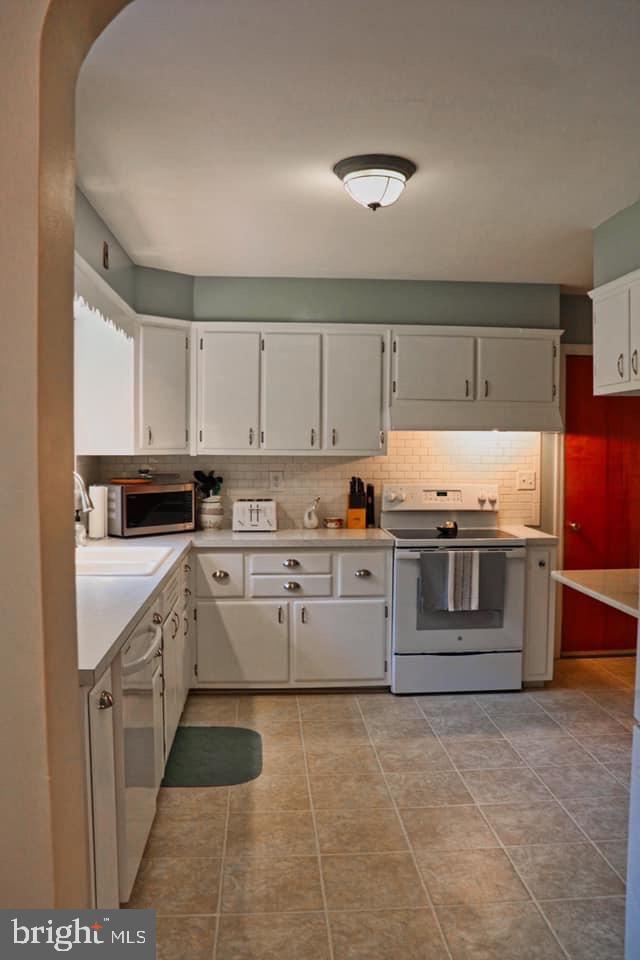 LENKER MANOR - Residential