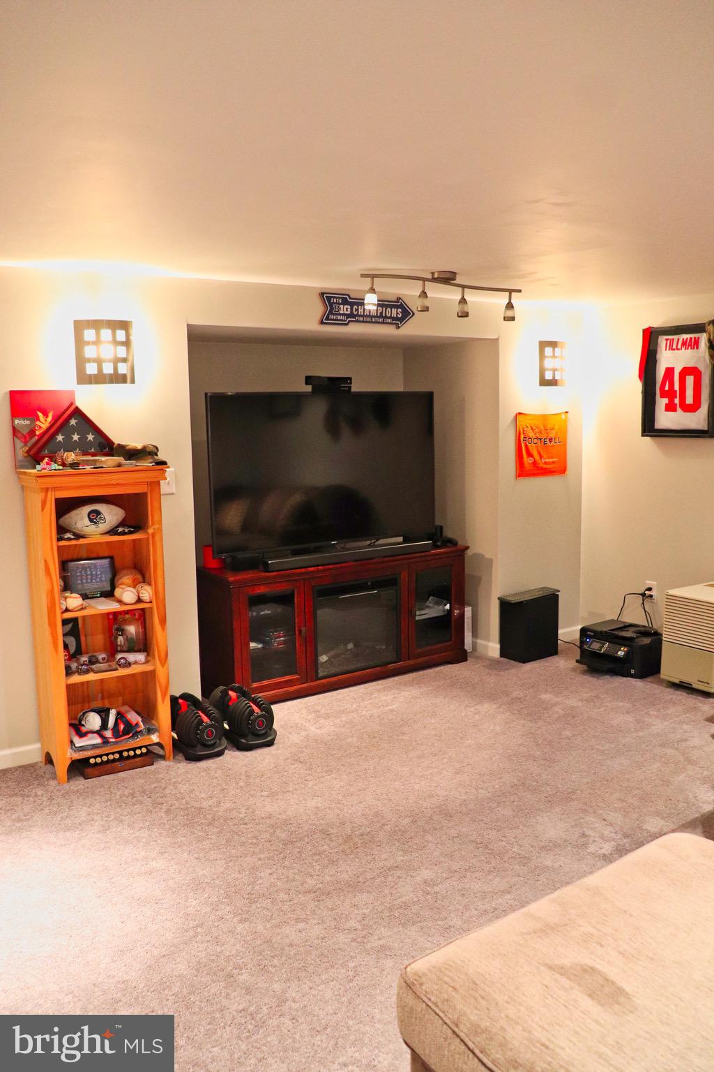 LENKER MANOR - Residential