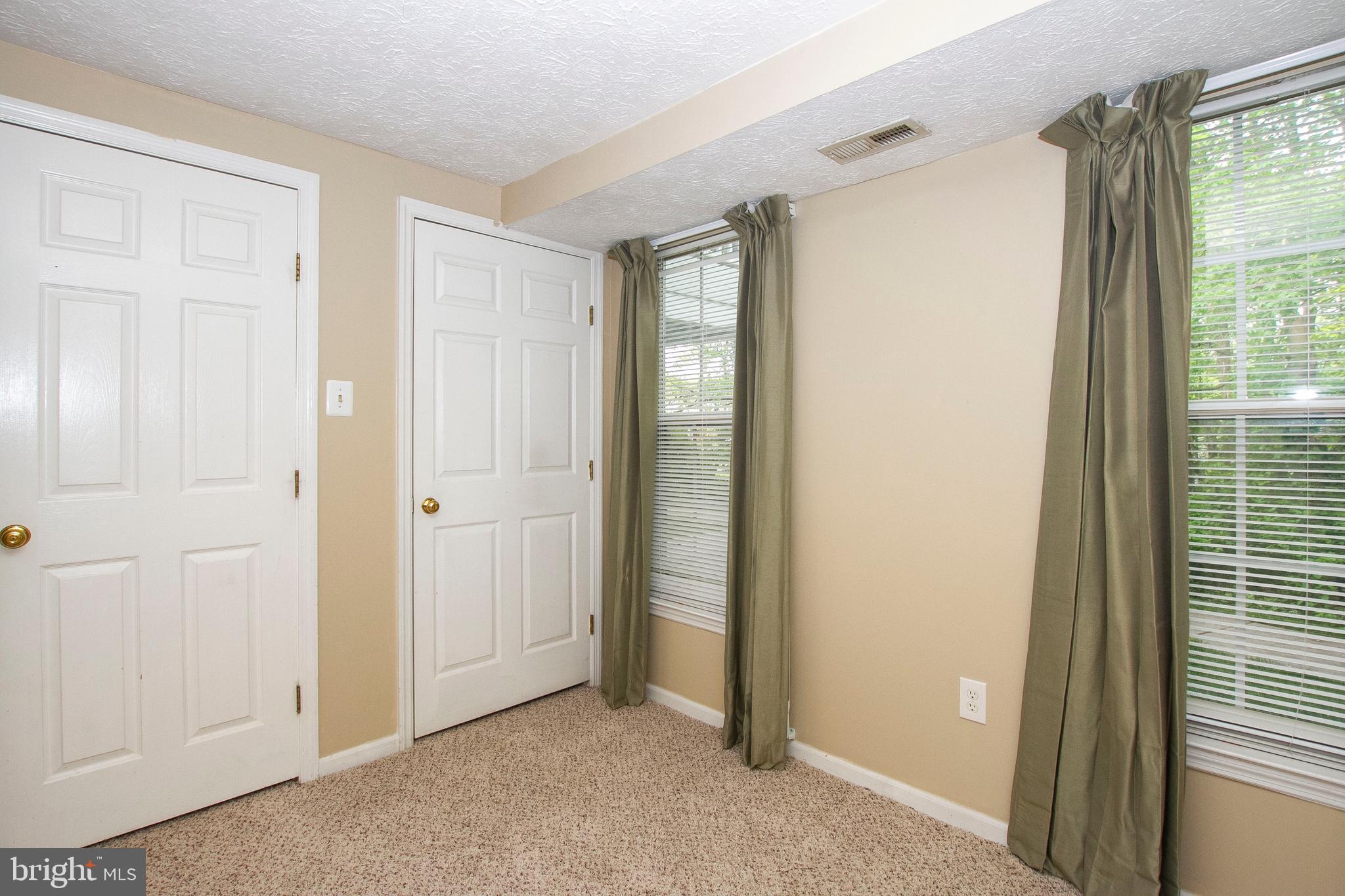 WOODBRIDGE CENTER - Residential