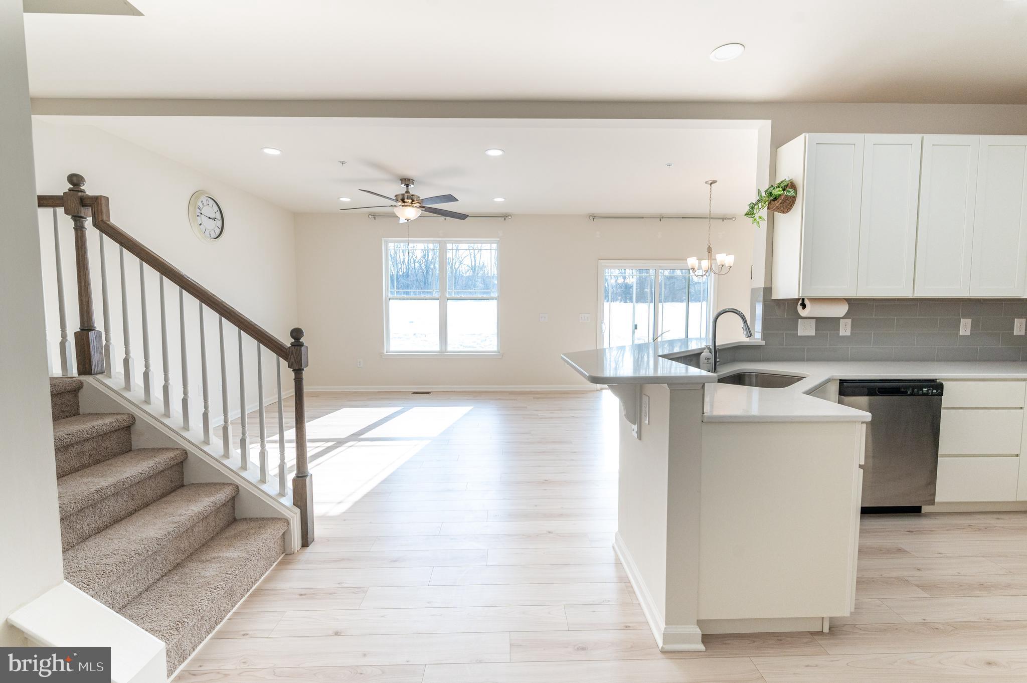 LAUREL FIELD - Residential