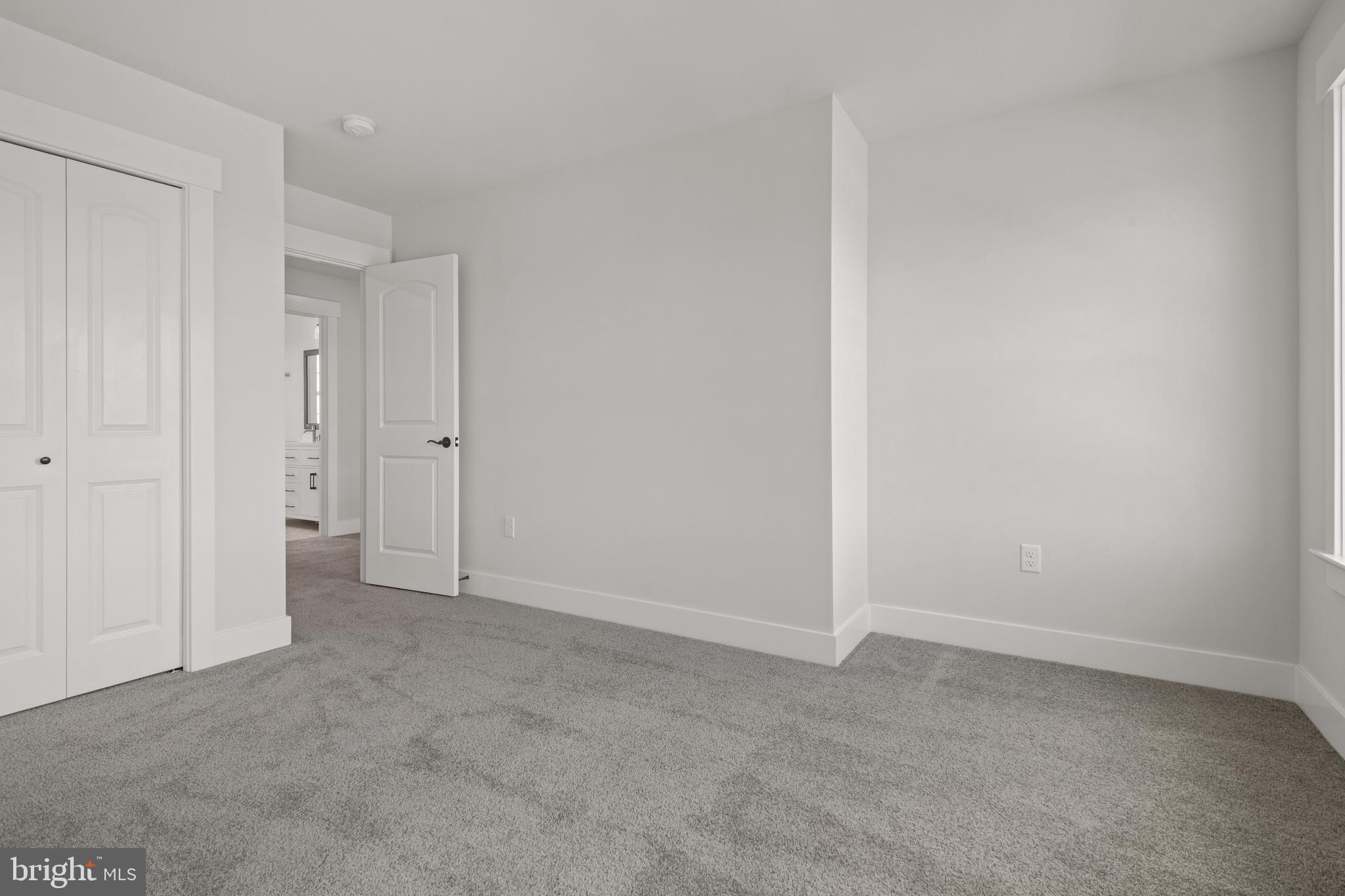 RIVER RIDGE HILLS - Residential