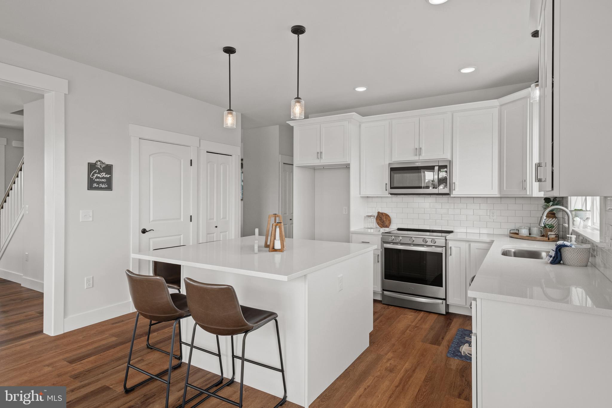 RIVER RIDGE HILLS - Residential