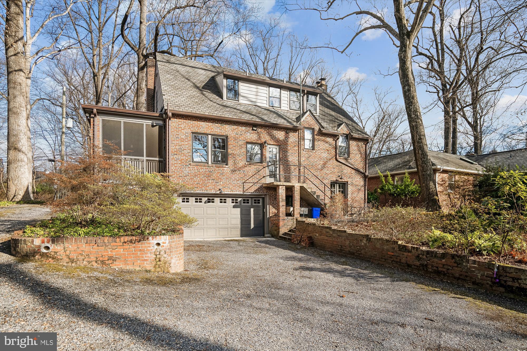 SEVEN OAKS - Residential