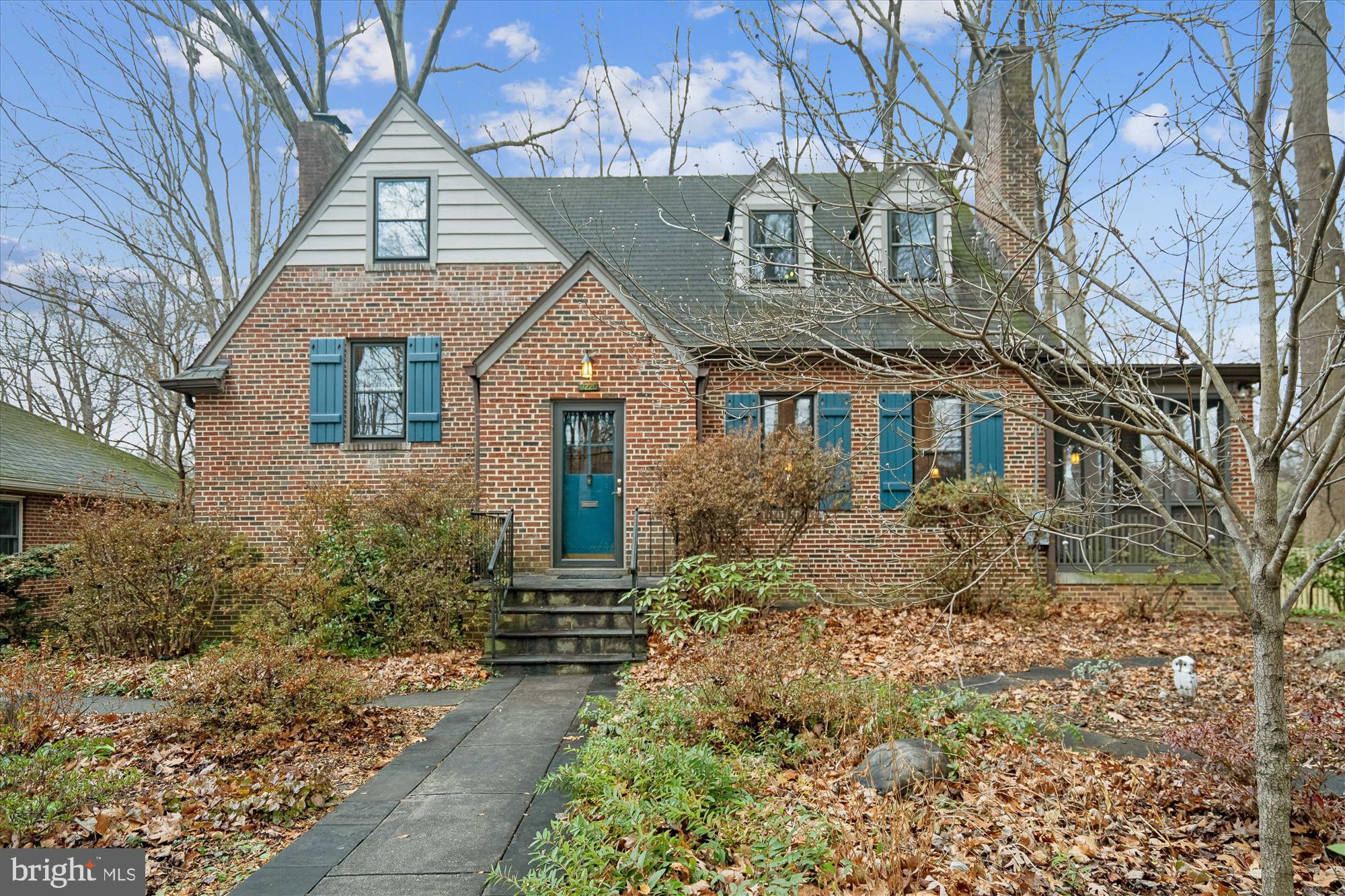 SEVEN OAKS - Residential