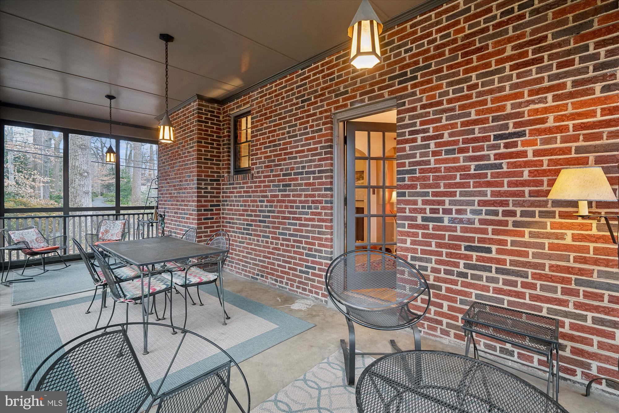 SEVEN OAKS - Residential