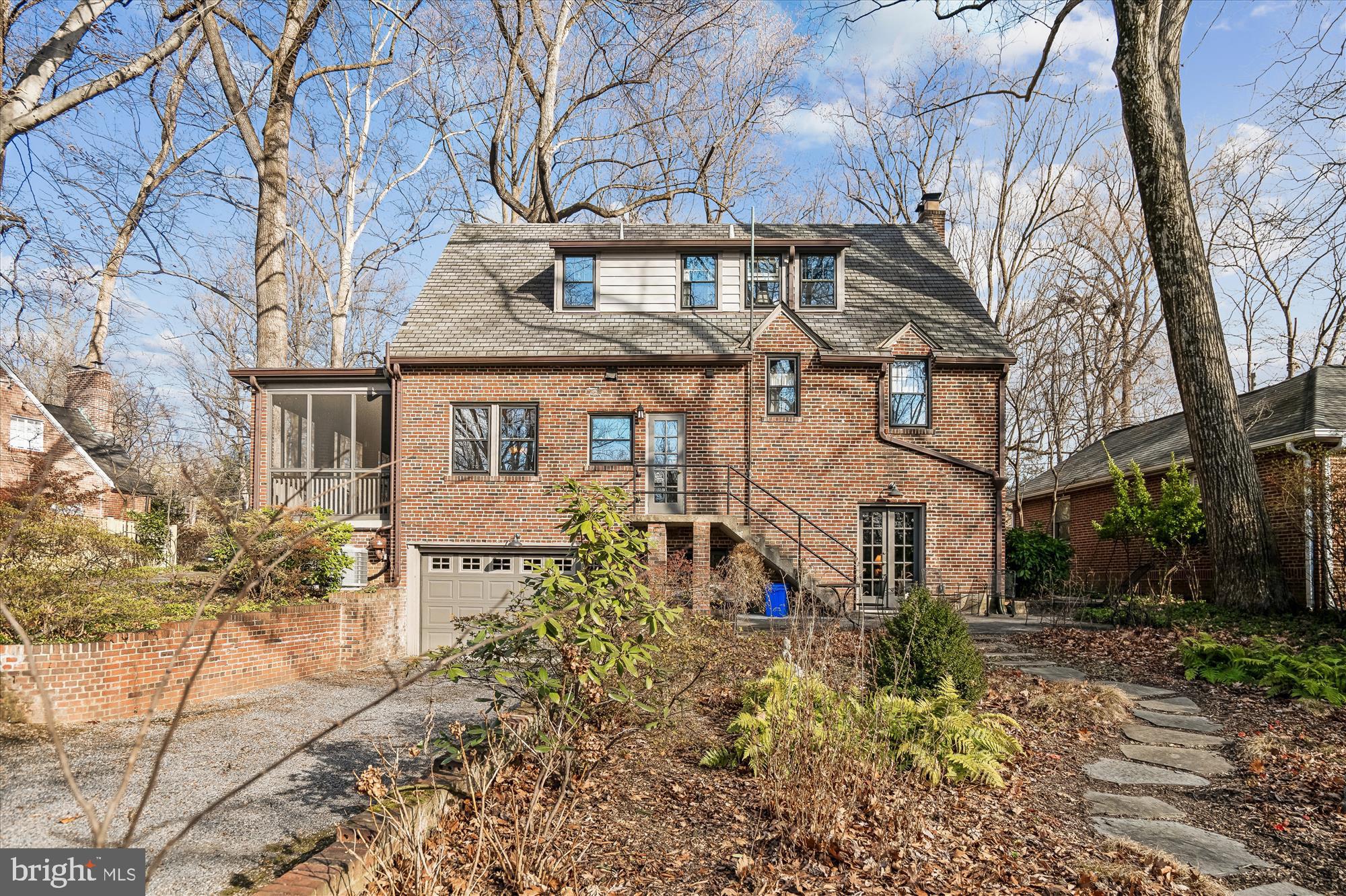 SEVEN OAKS - Residential