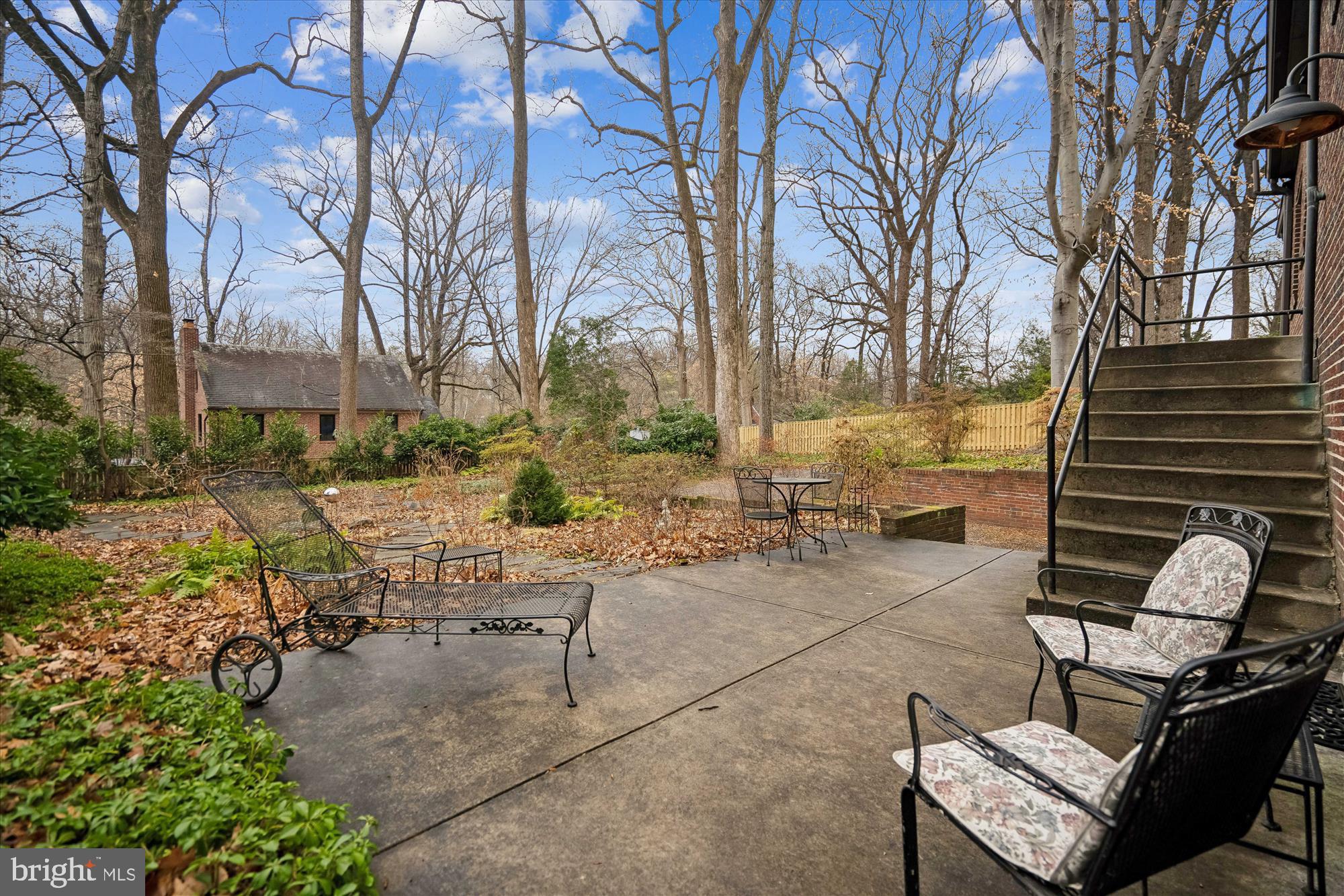 SEVEN OAKS - Residential