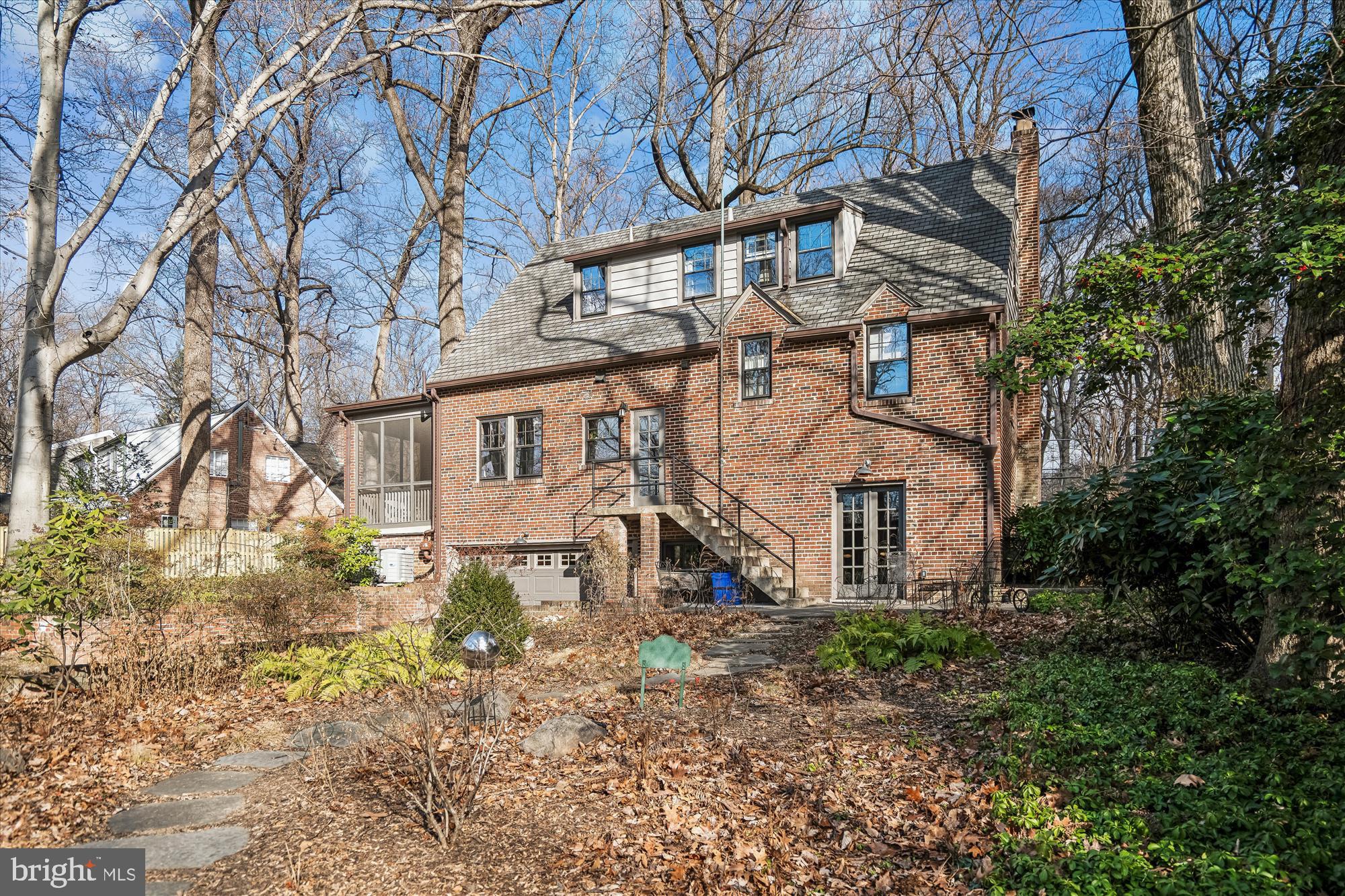 SEVEN OAKS - Residential