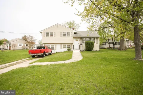 11 Pleasant Valley Drive, West Deptford, NJ 08051 - MLS#: NJGL2054404