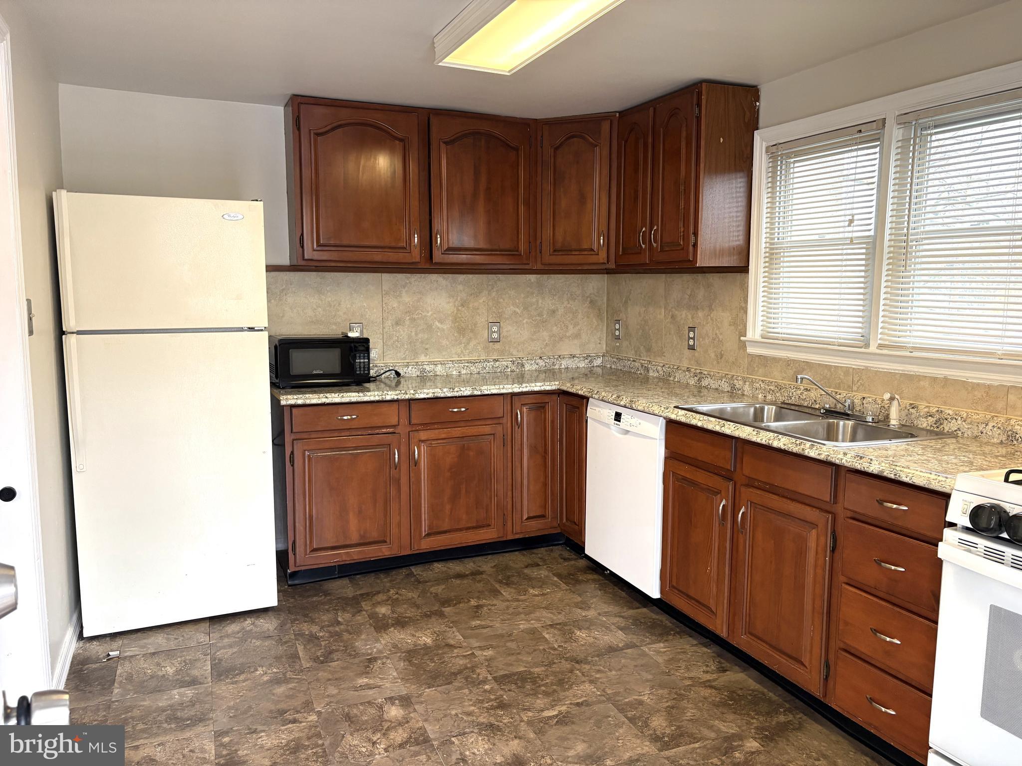 MARLEY PARK BEACH - Residential Lease