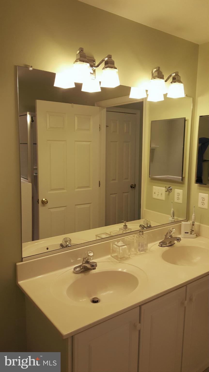 CONDO AT ISLAND CREEK - Residential Lease