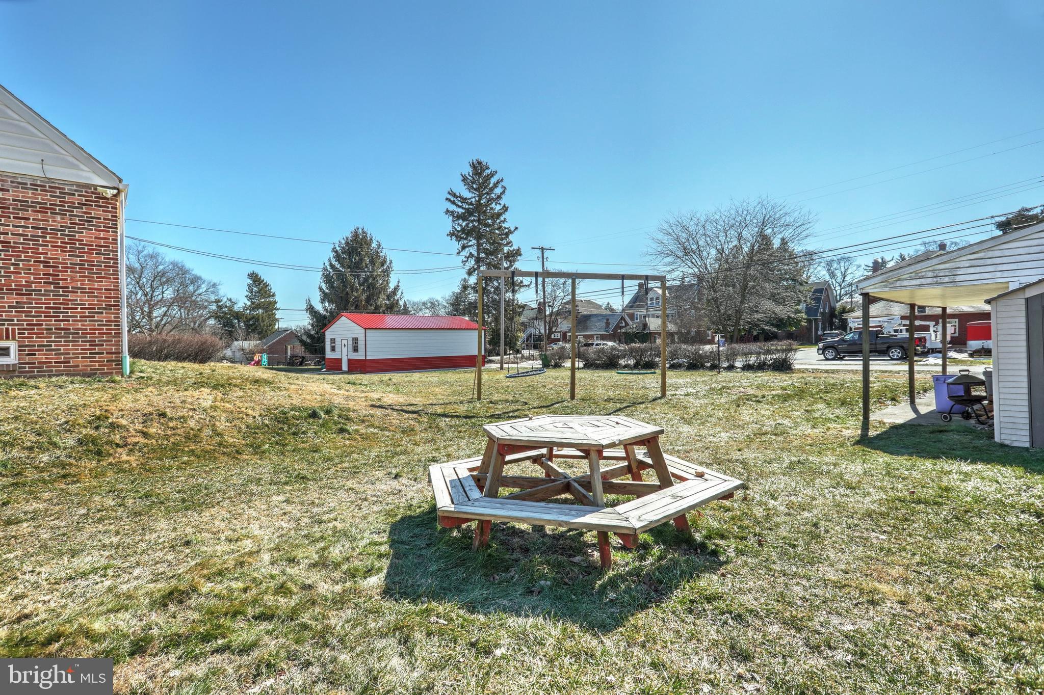 ELMWOOD - Residential