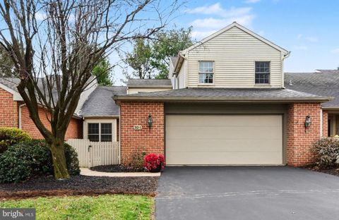 Townhouse For Sale - 104 Cambridge Drive<br/> HERSHEY, PA 17033