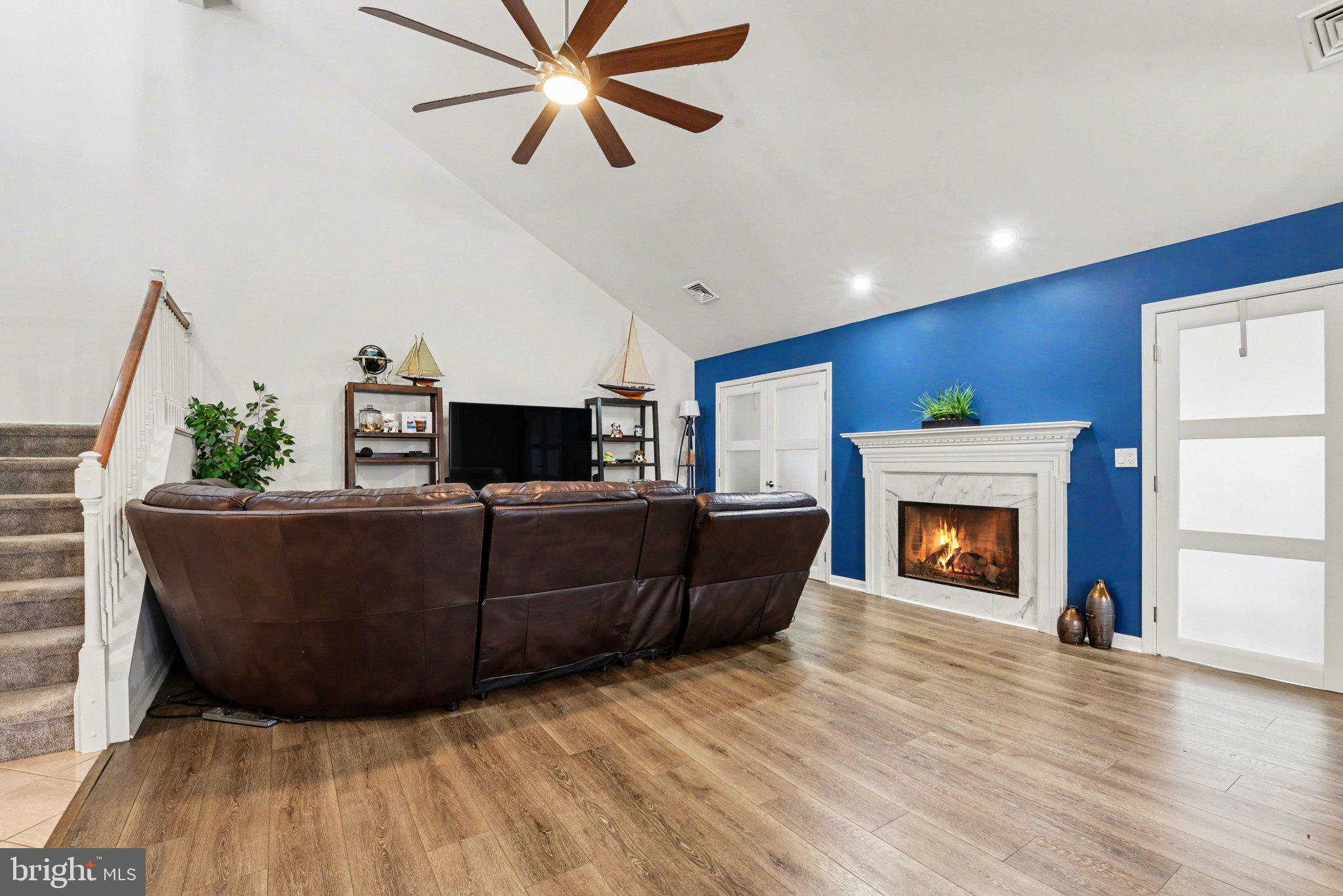 CAMBRIDGE COMMONS - Residential