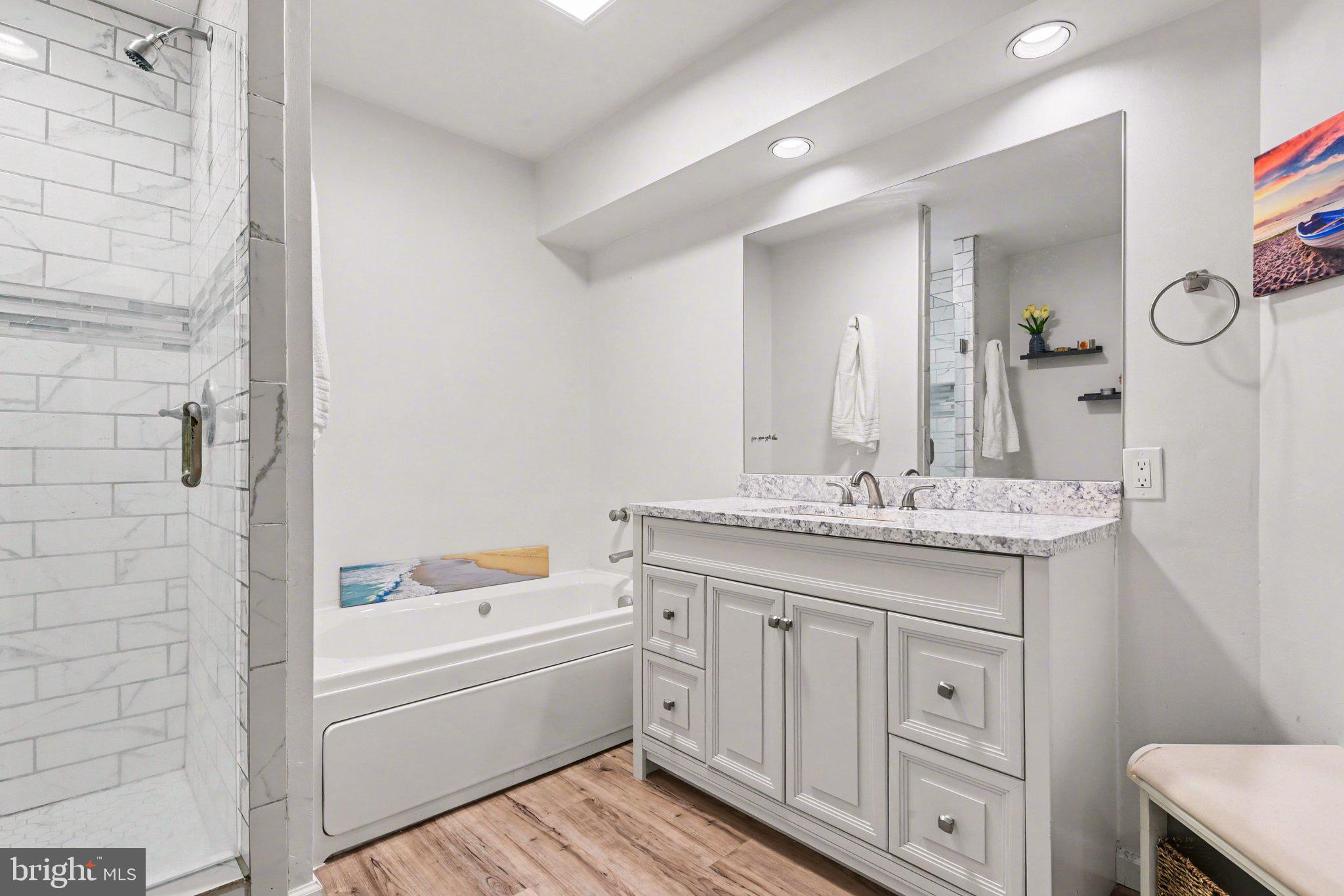 CAMBRIDGE COMMONS - Residential