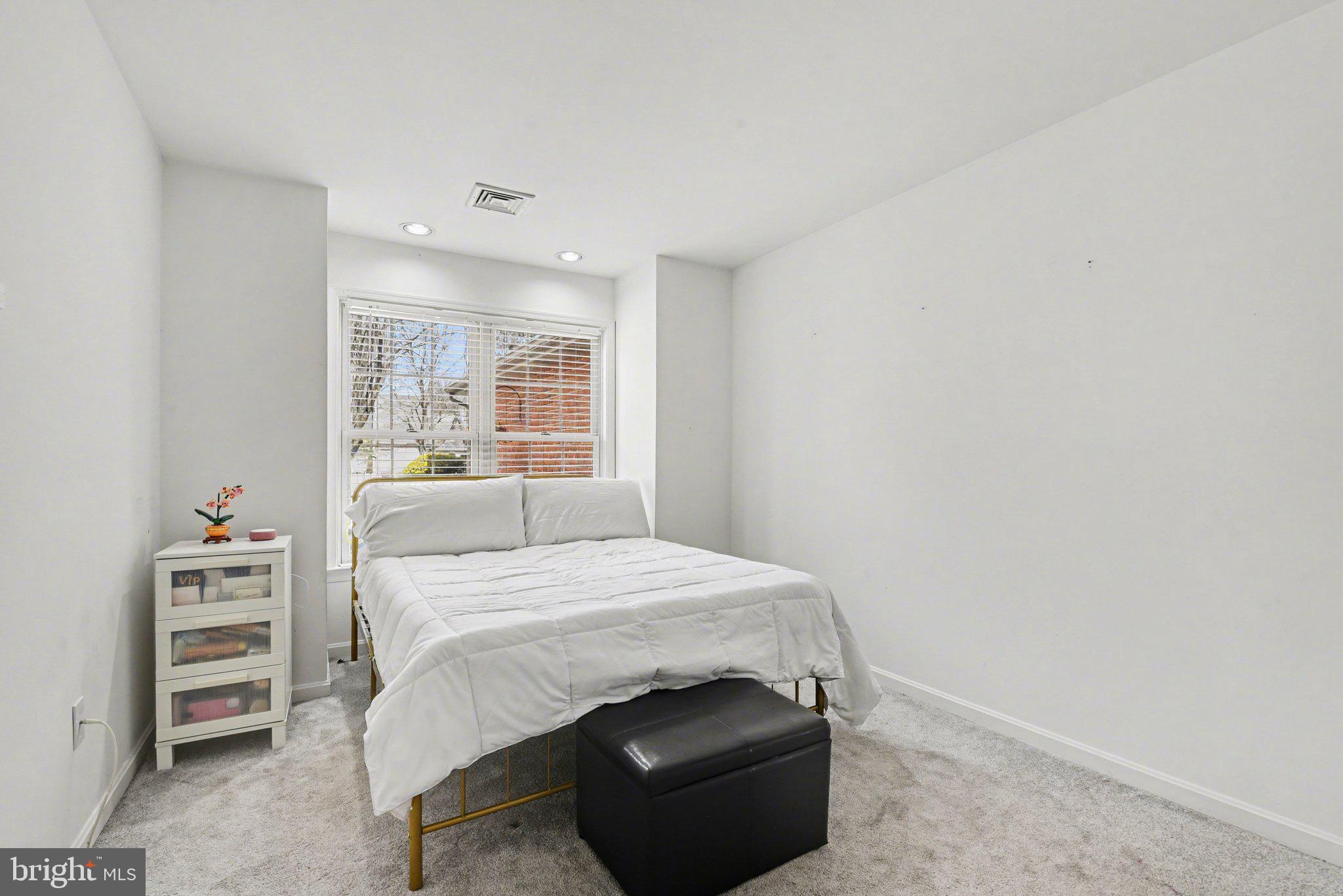 CAMBRIDGE COMMONS - Residential