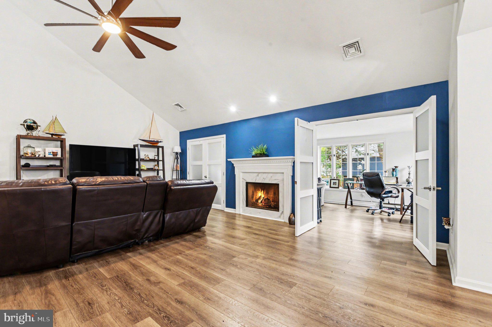 CAMBRIDGE COMMONS - Residential