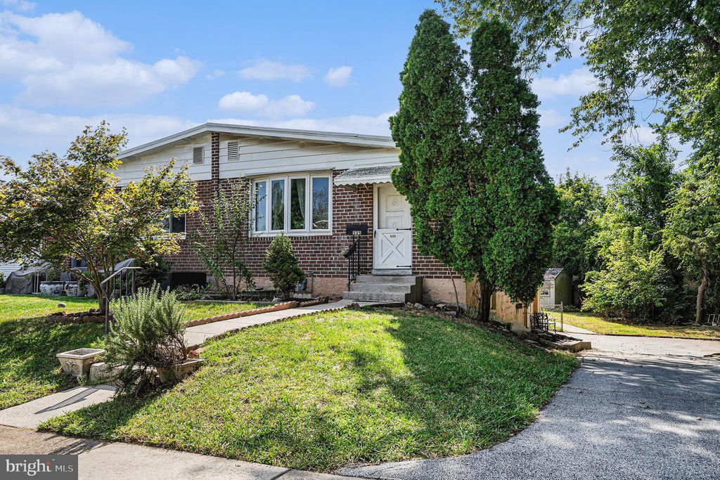 Photo of 535 Palmer Road, CONSHOHOCKEN, PA 19428 (MLS # PAMC2155764)