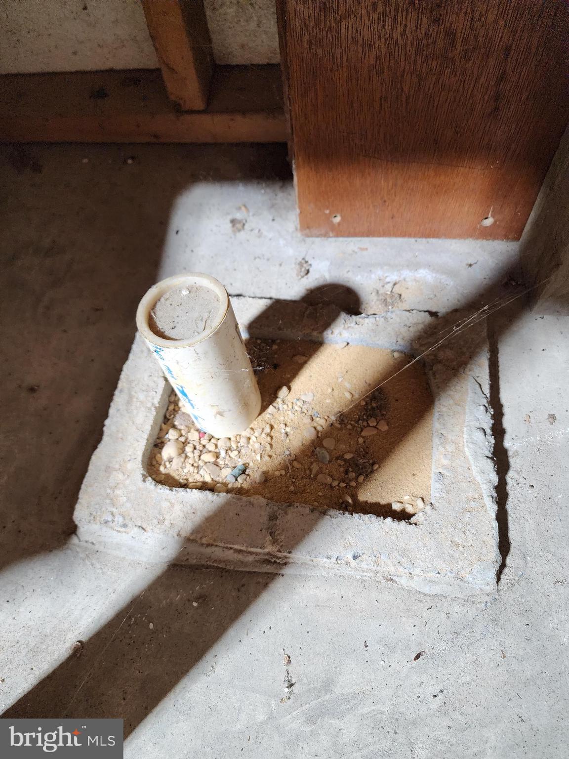 HOLLYWOOD SHORES - Residential