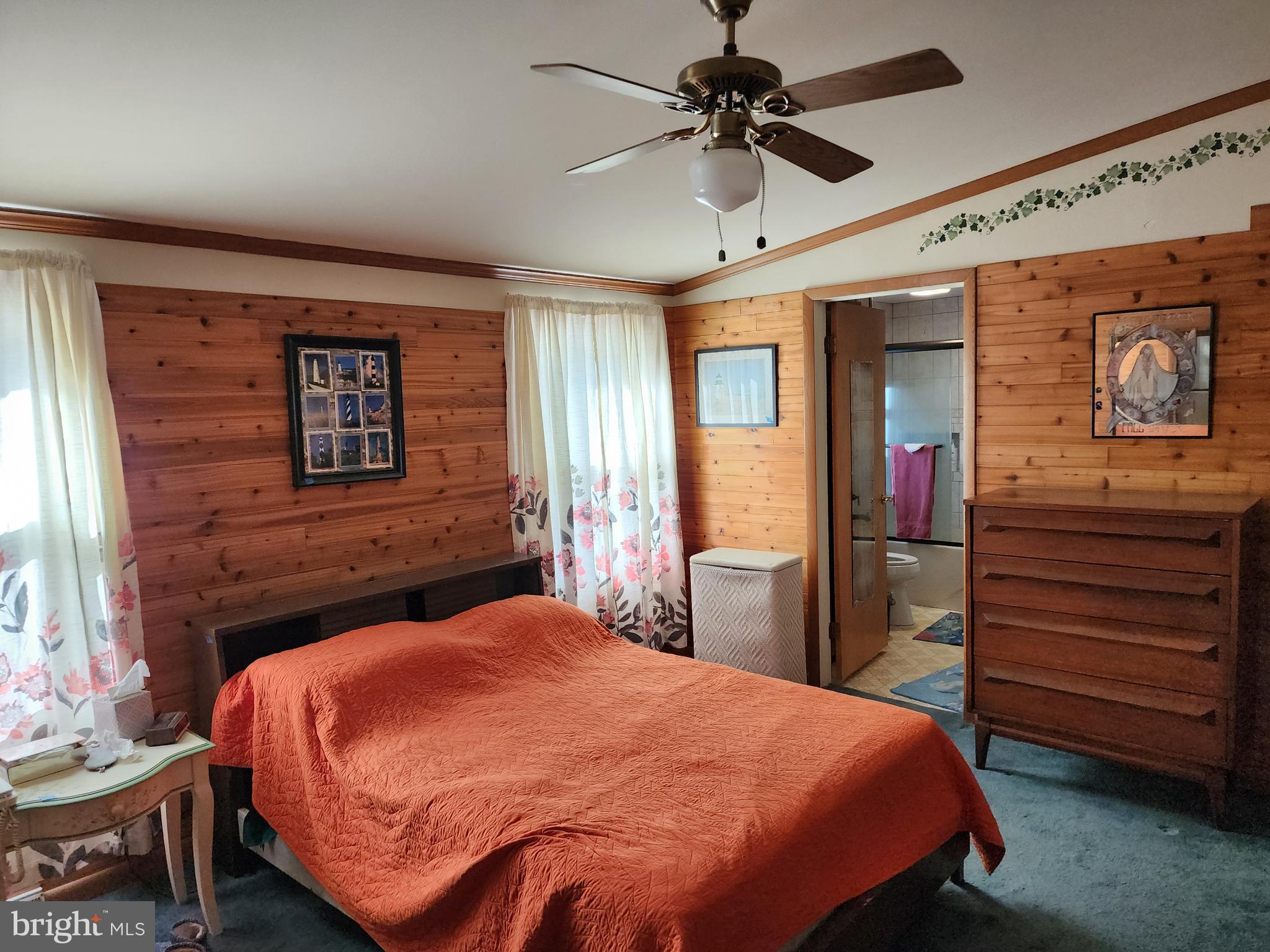 HOLLYWOOD SHORES - Residential