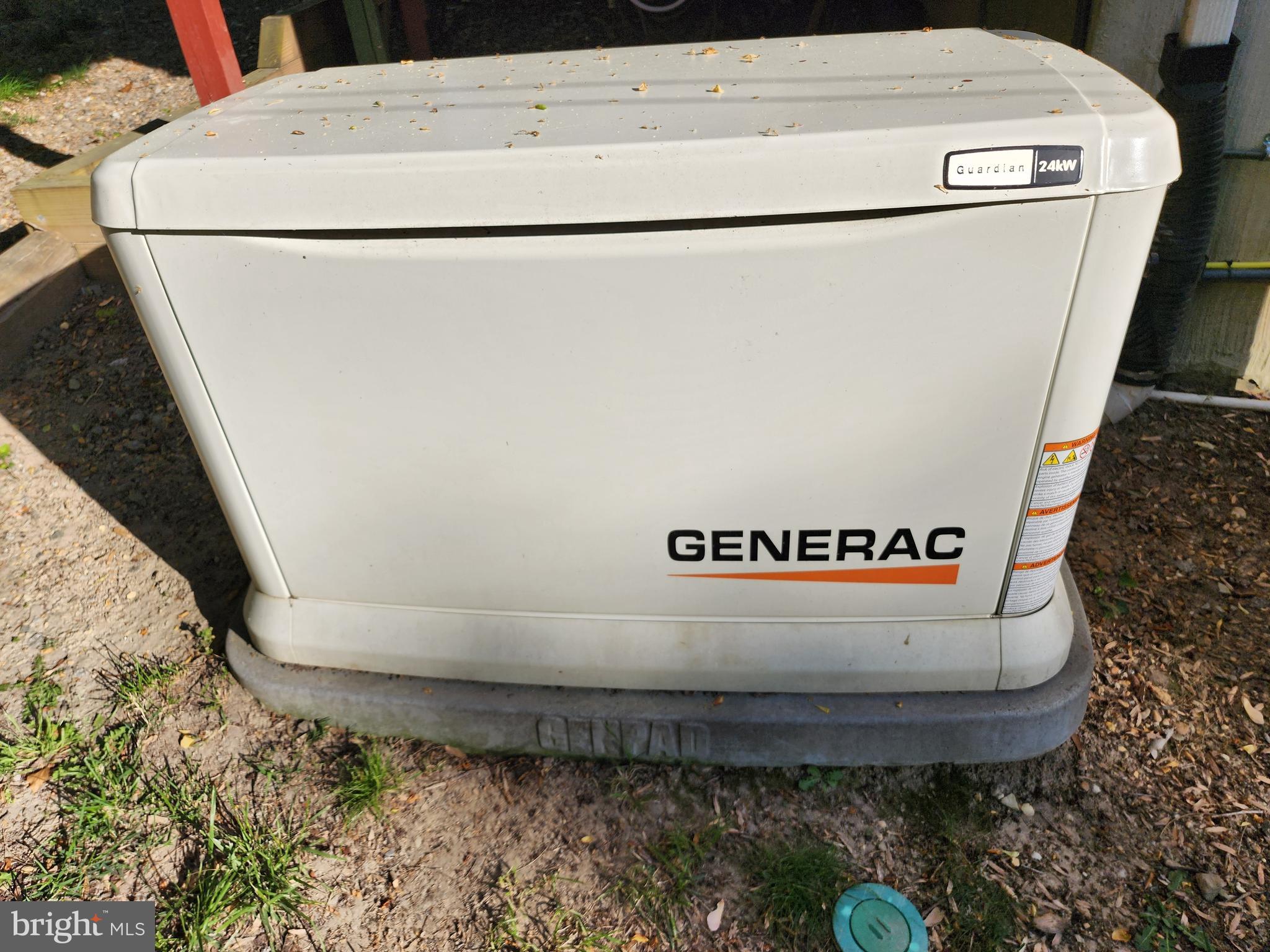 HOLLYWOOD SHORES - Residential