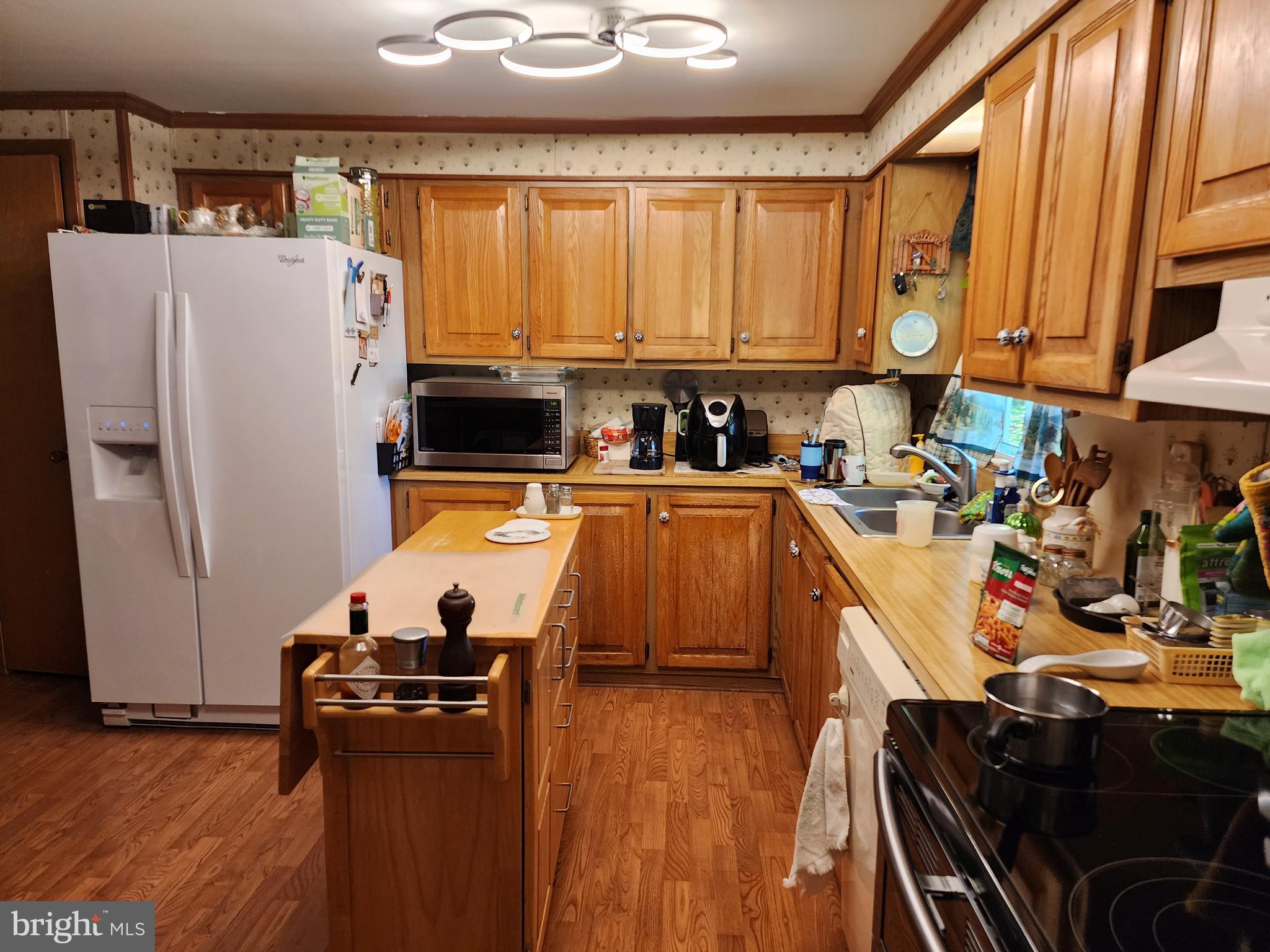 HOLLYWOOD SHORES - Residential