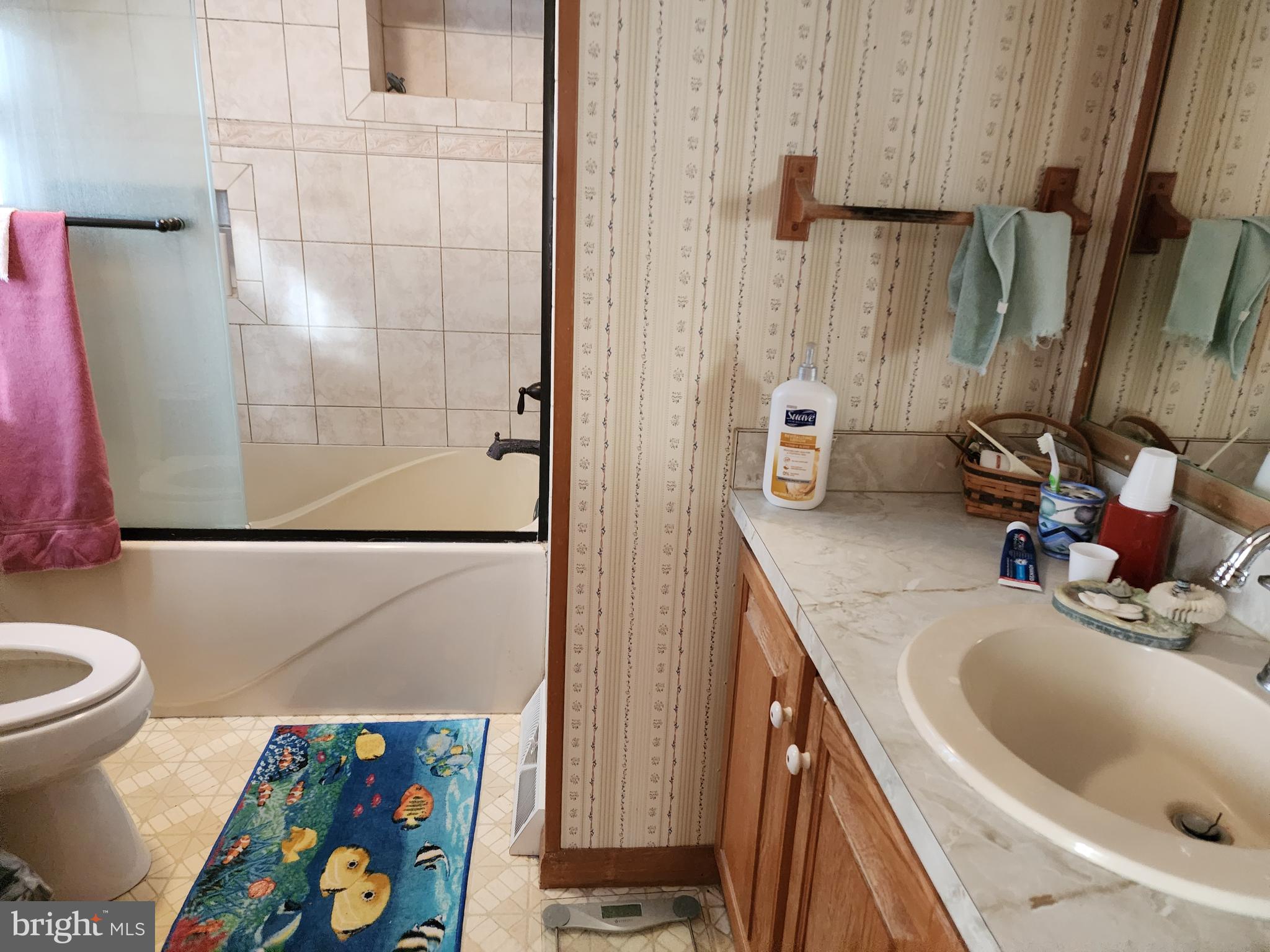 HOLLYWOOD SHORES - Residential