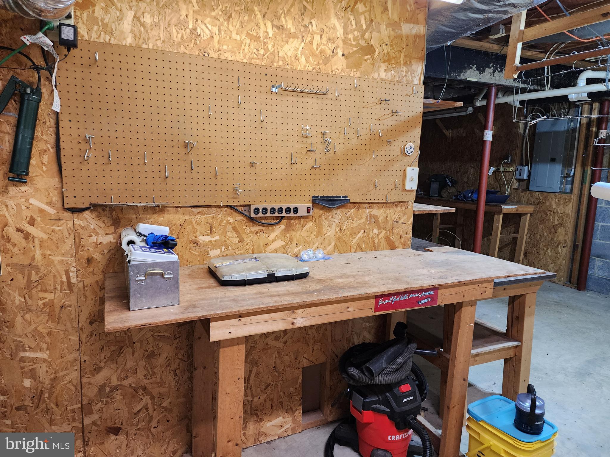 HOLLYWOOD SHORES - Residential