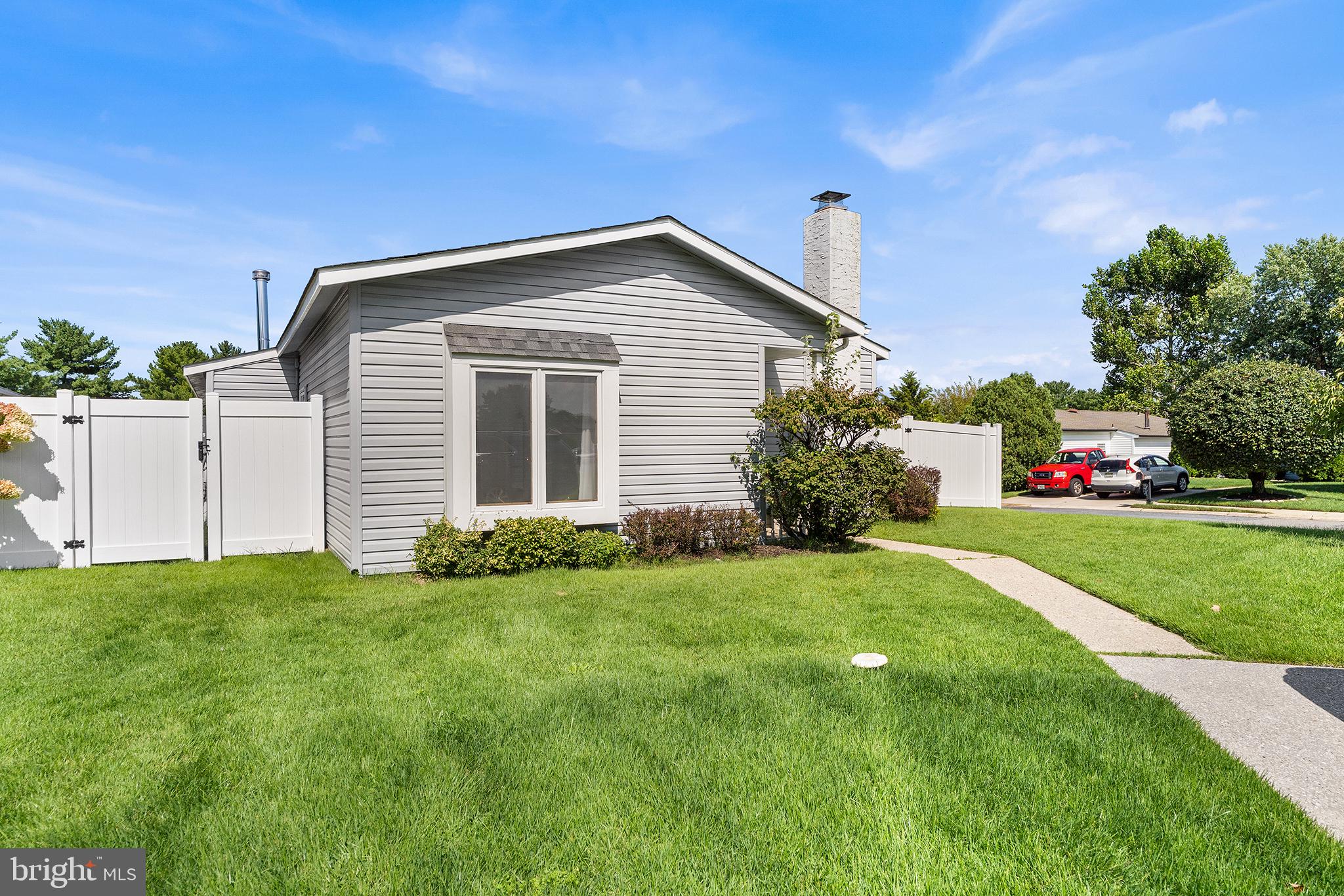 11 WILLOW PLACE