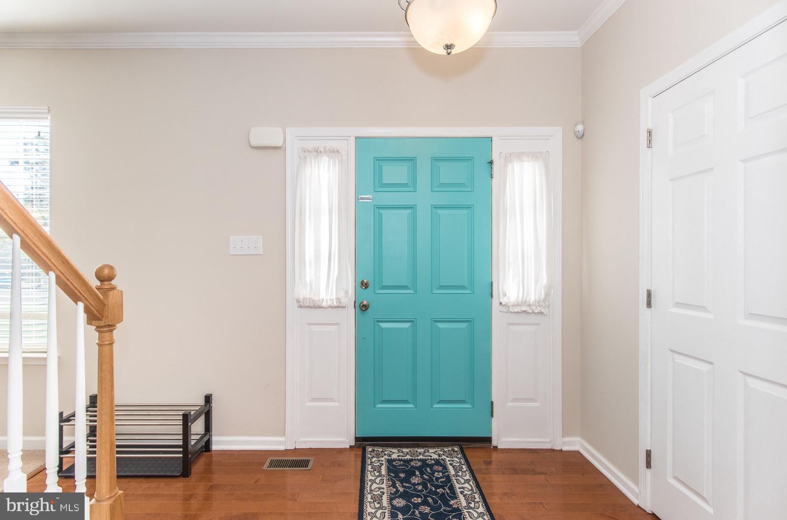 1102 AUTUMNVIEW LANE