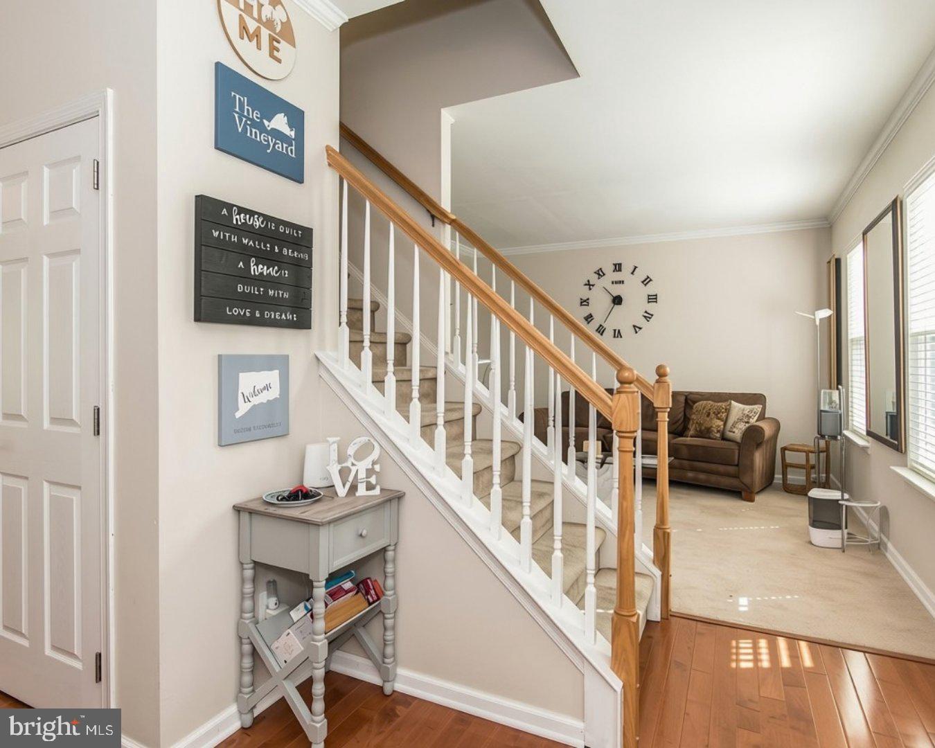 1102 AUTUMNVIEW LANE