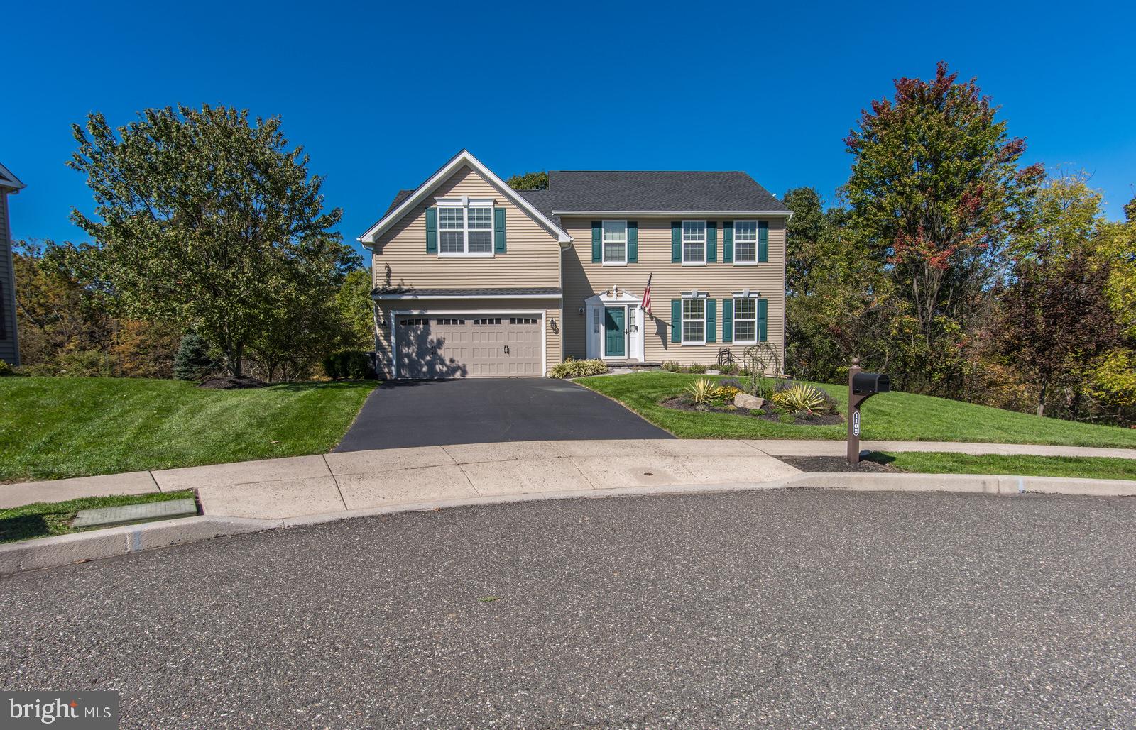 1102 AUTUMNVIEW LANE