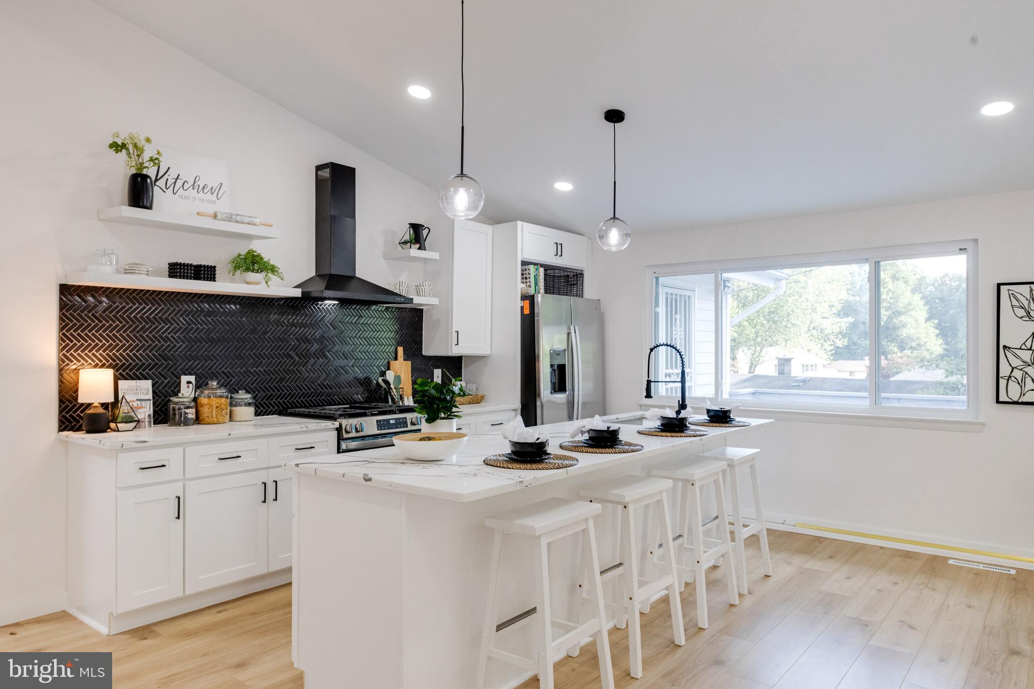4522 HAWKSBURY ROAD