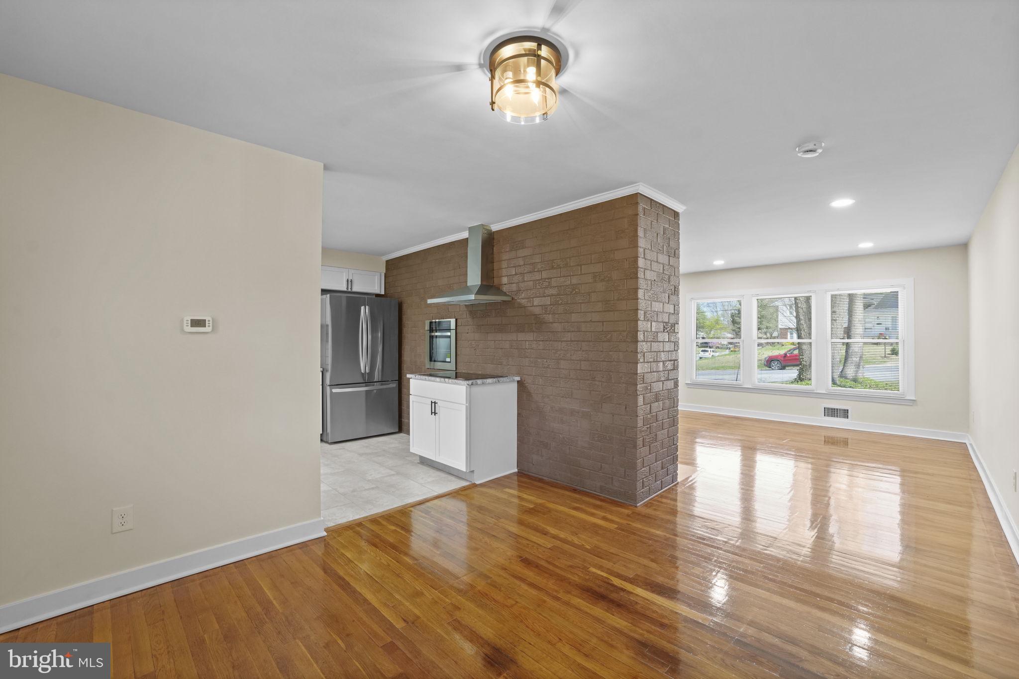 NEW CARROLLTON - Residential