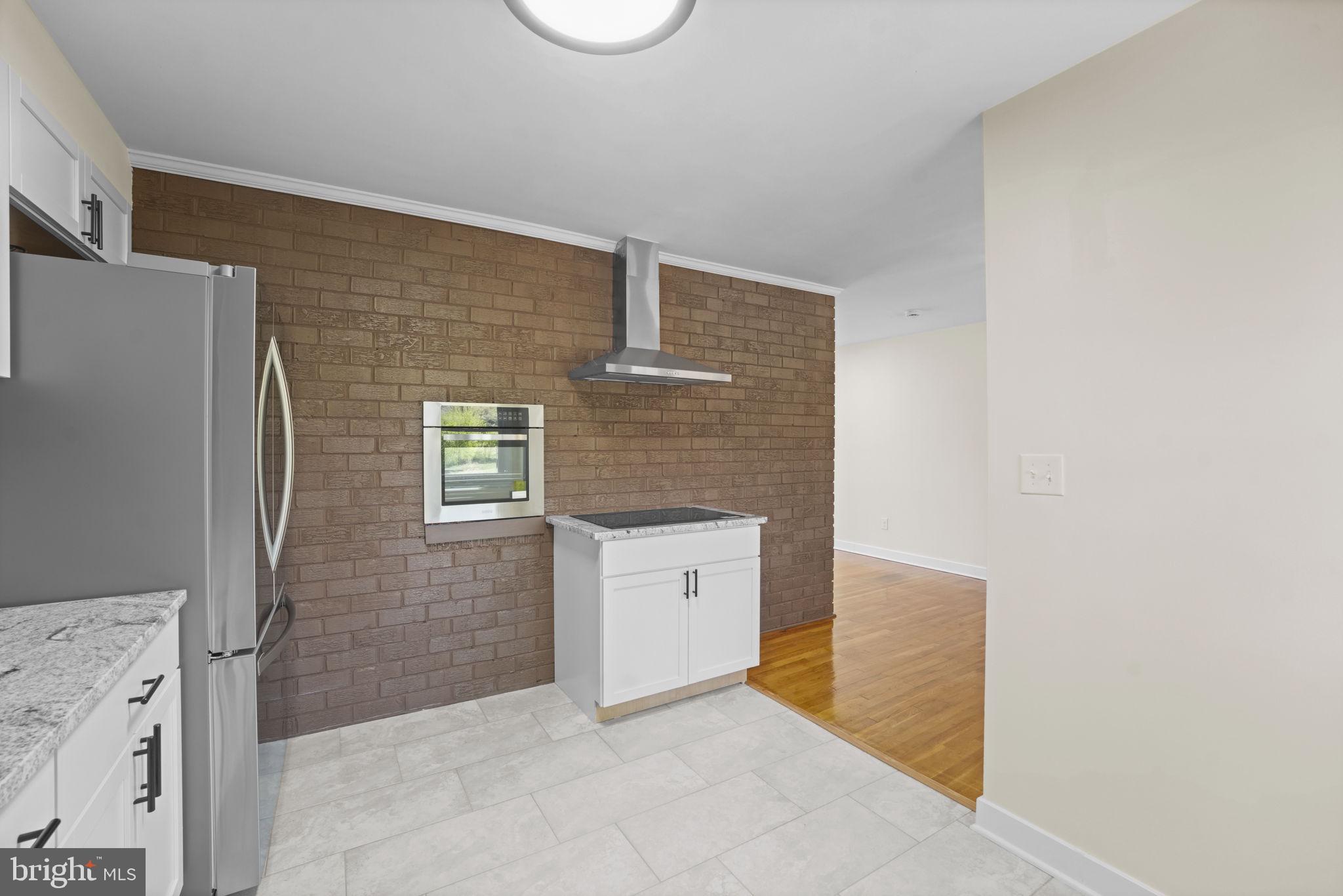 NEW CARROLLTON - Residential